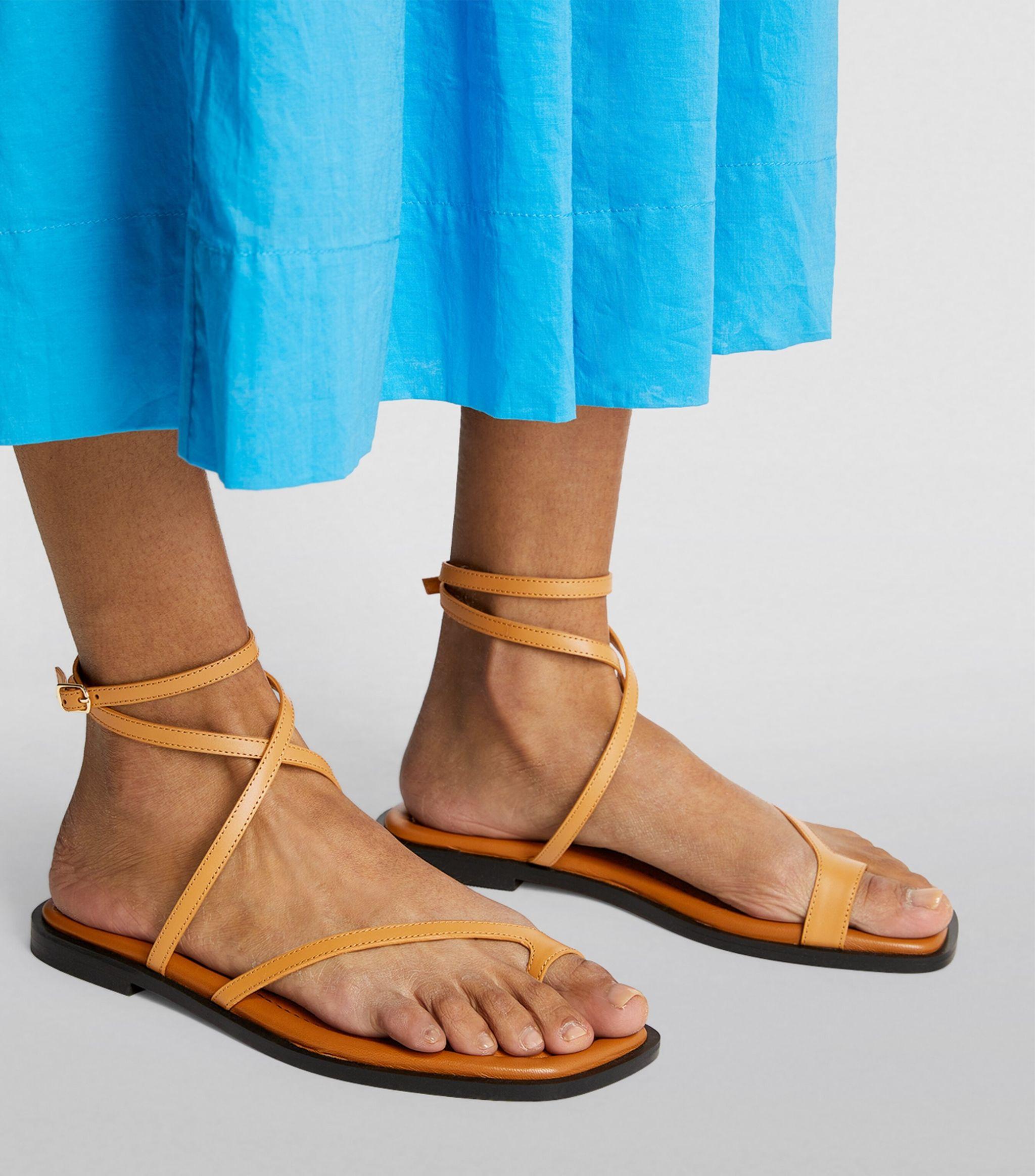 シューズ・サンダルその他 A.EMERY Woman Flat sandals Burnt 2022306 SIENNASUEDE A.EMERY Turner Sandal in Sienna Suede | FWRD