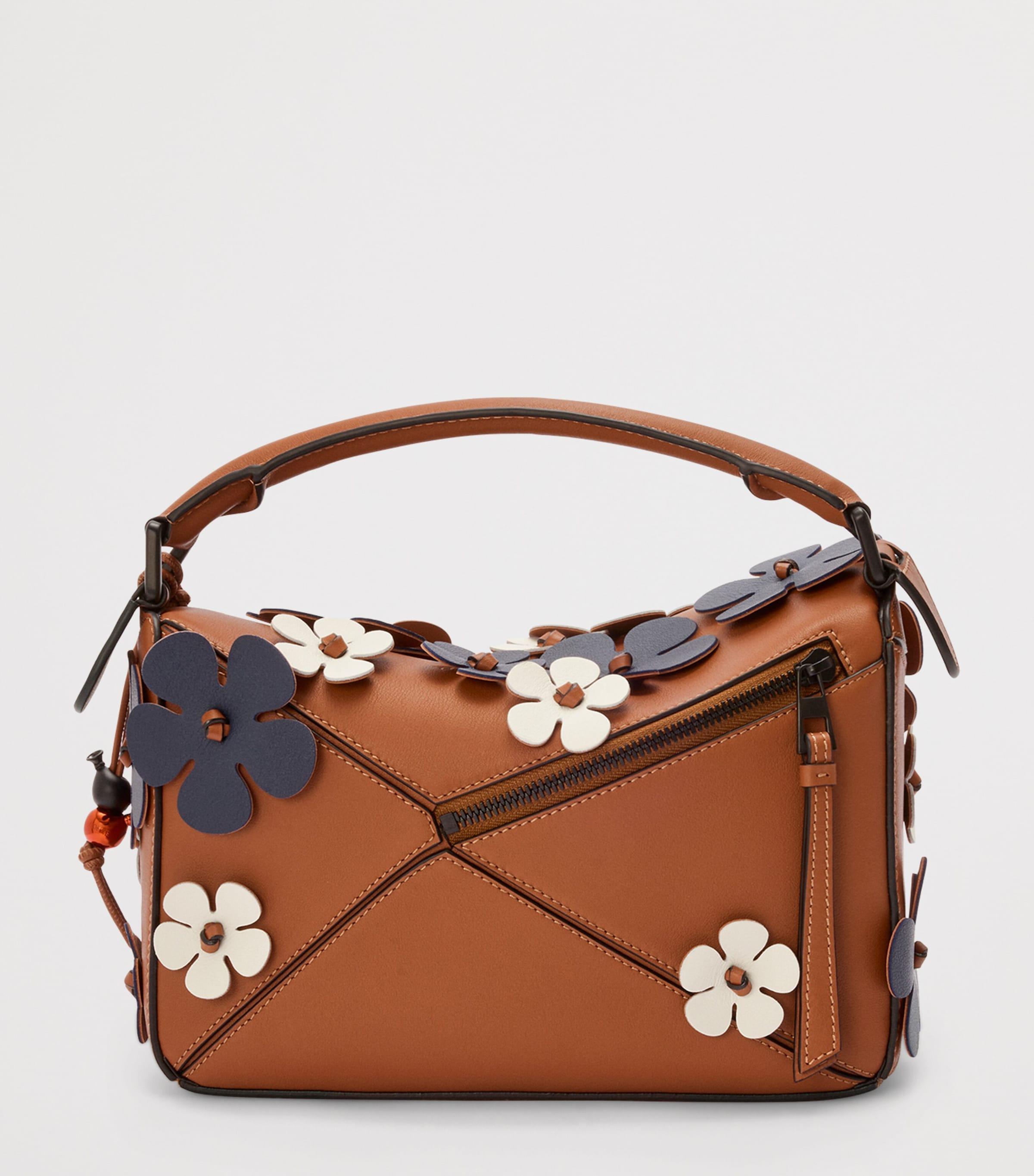 限定生産【LOEWE】Puzzle10 (13) Plumeria Puzzle 10 Plumeria re-edition bag in classic calfskin Brown