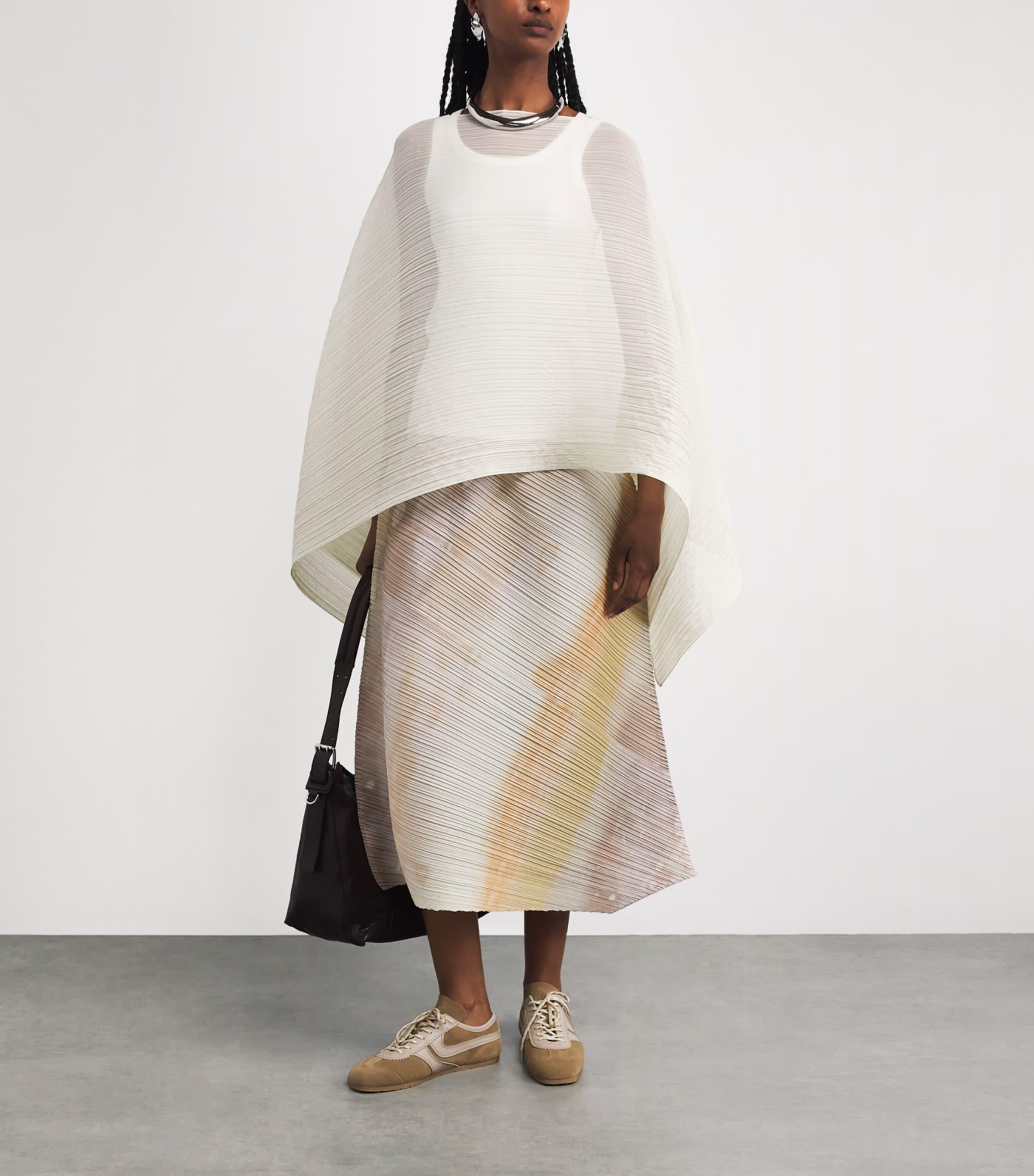 Pleats Please Issey Miyake Madame-T May Stole in White | Lyst