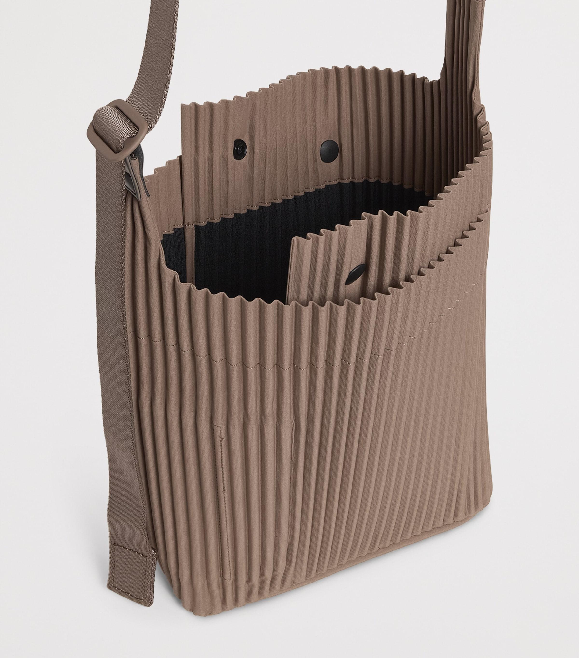 Homme Plissé Issey Miyake Pleated Utility Shoulder Bag in Brown Homme Plissé Issey Miyake Pleated Utility Shoulder Bag in Brown