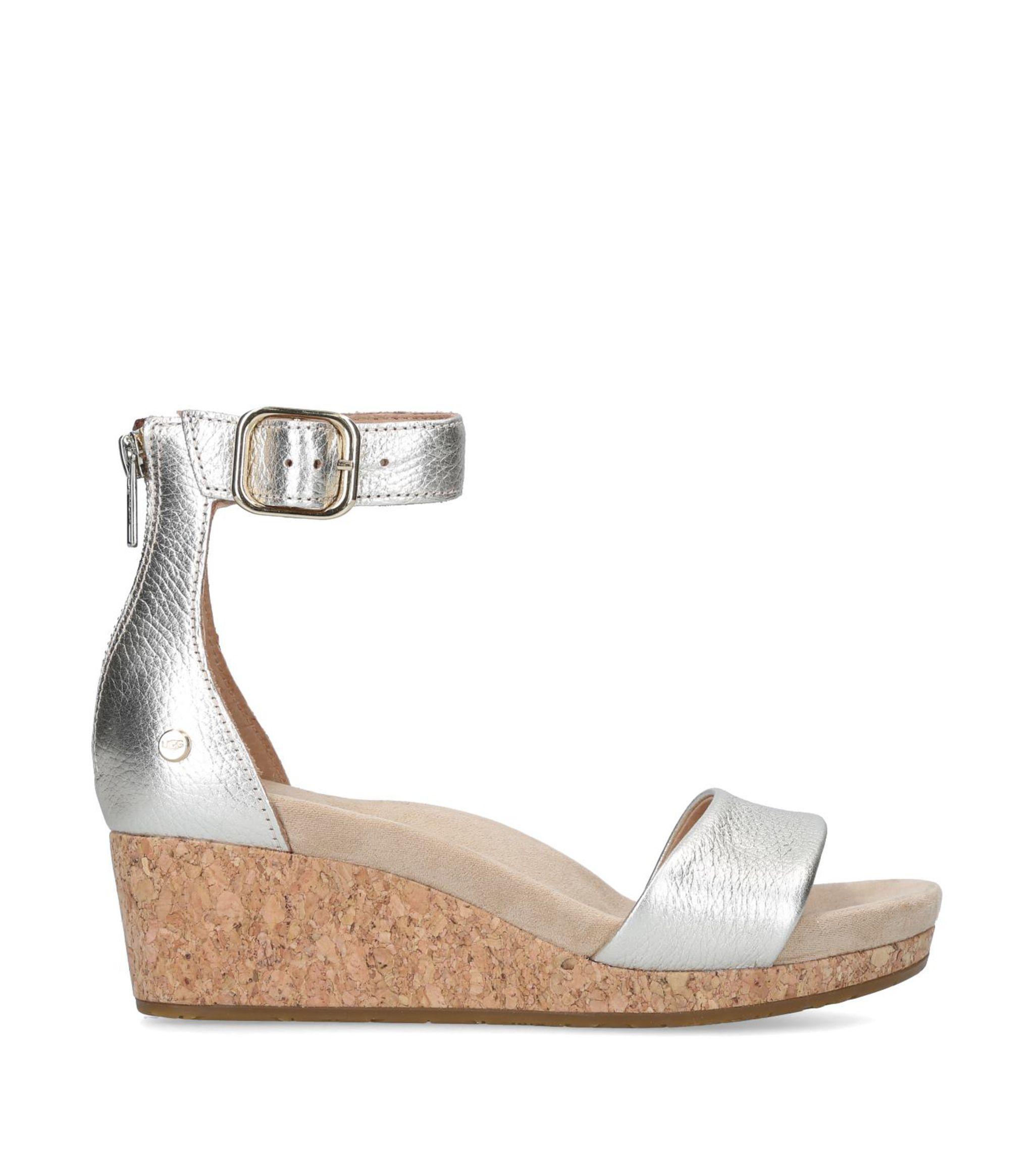UGG Zoe Leather Wedge Sandals in Gold (Metallic) | Lyst