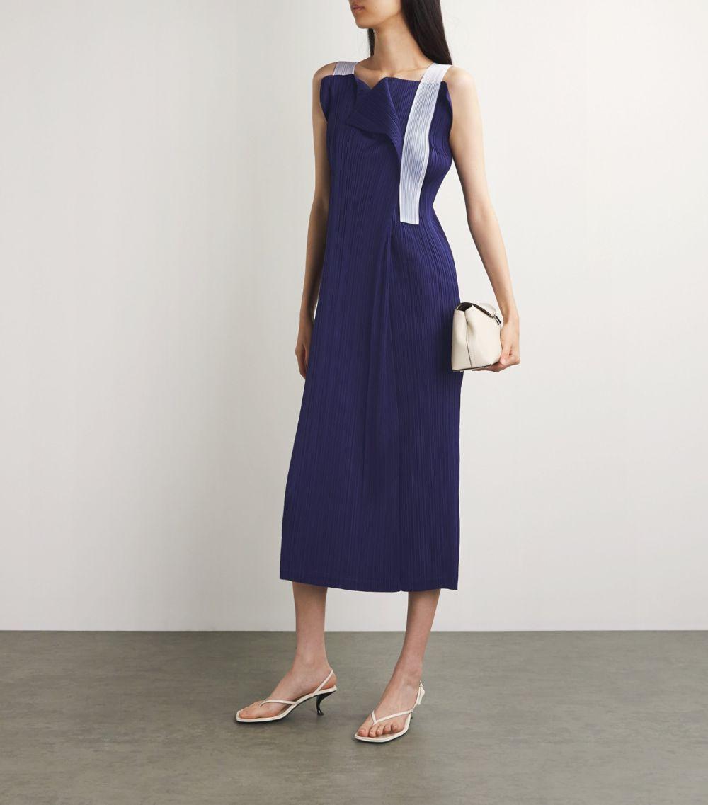 ワンピース PLEATS PLEASE ISSEY MIYAKE COMET DRESS 3 Pleats Please Issey Miyake Pleated Comet Midi Dress in Blue