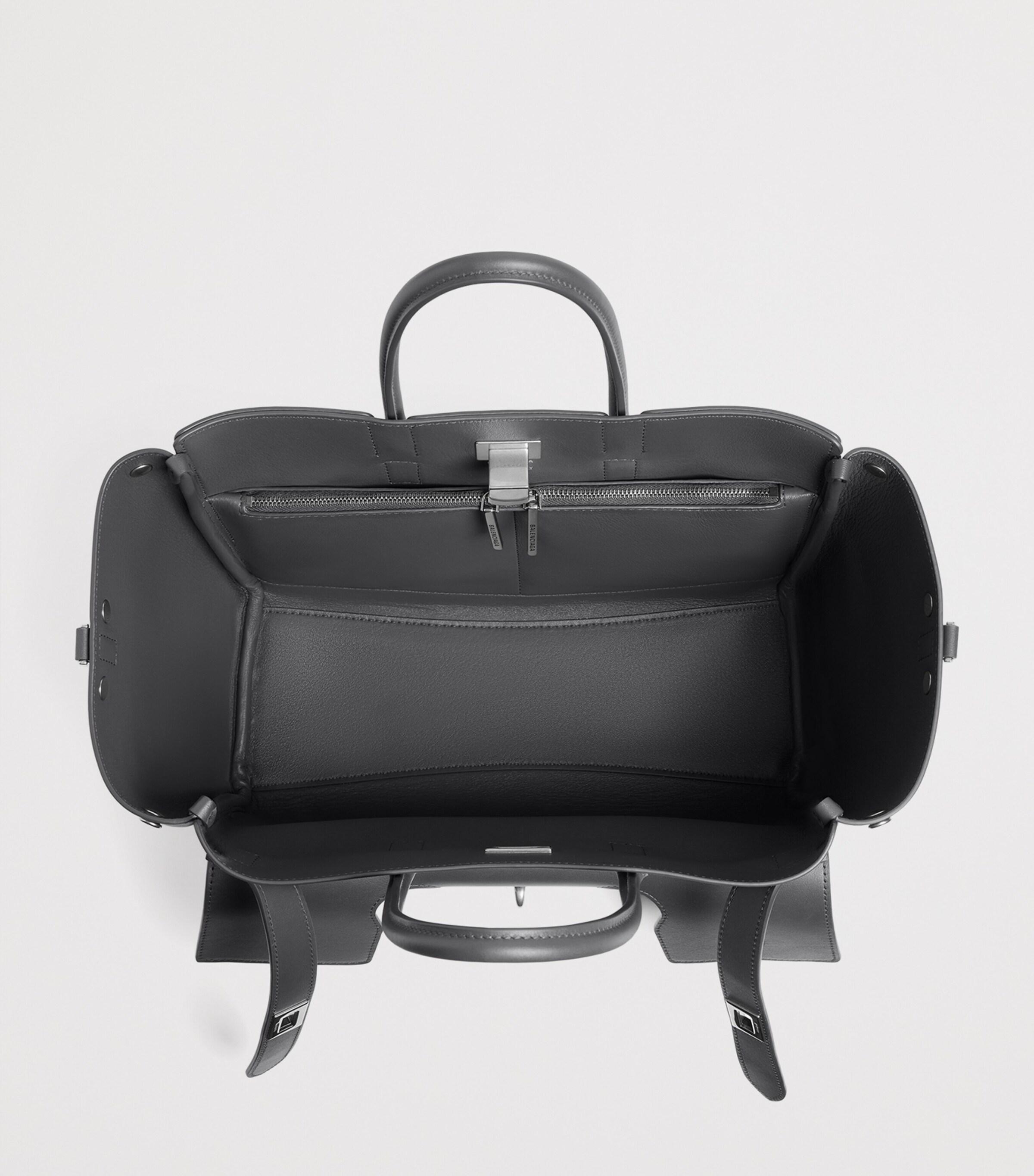 【関税&送料込】Balenciaga Black Leather Small Carry All Hem BALENCIAGA Hampton Small Carry All $2990 Black Leather Top