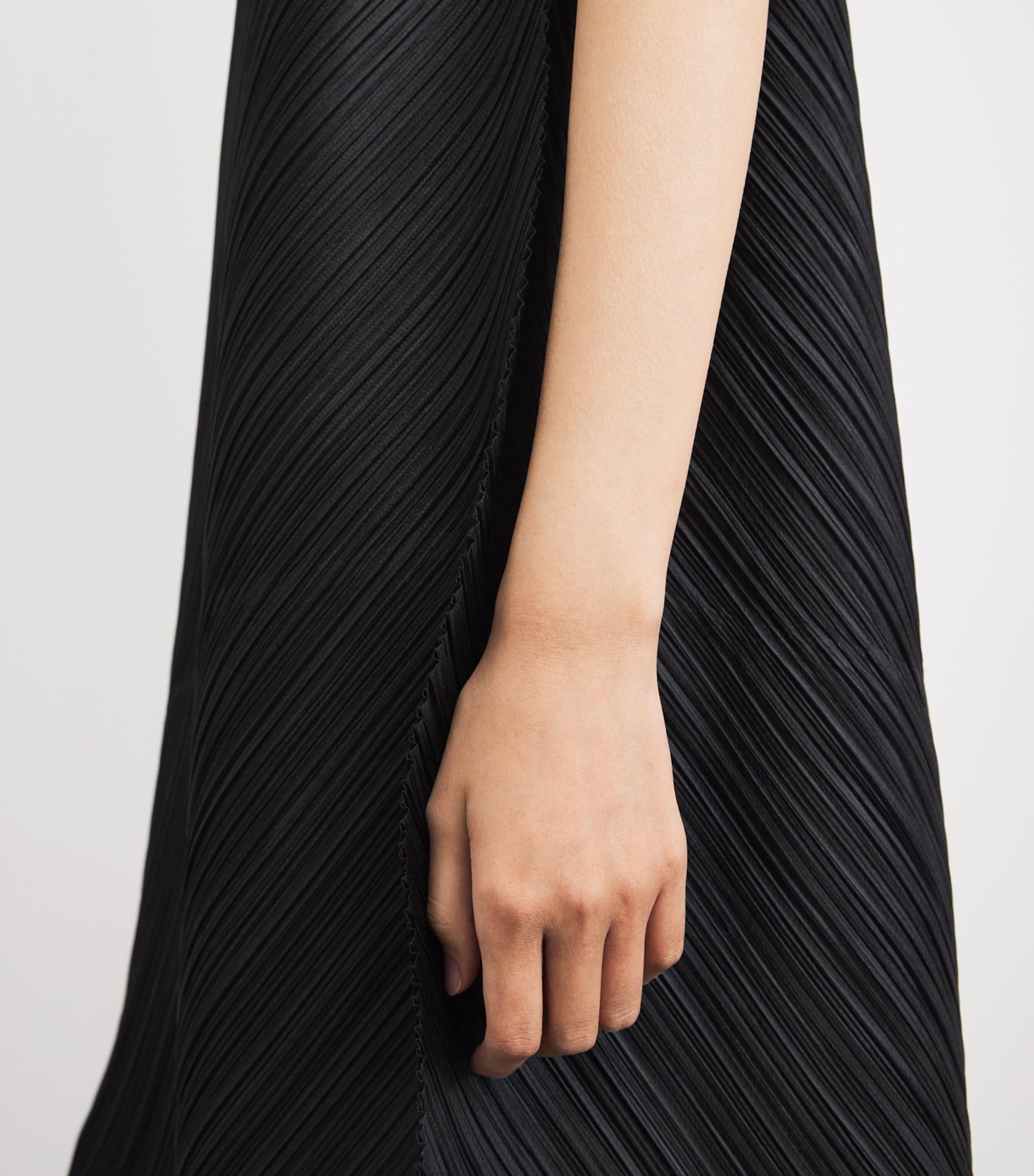 Pleats Please Issey Miyake Swing Sleeveless Top in Black | Lyst