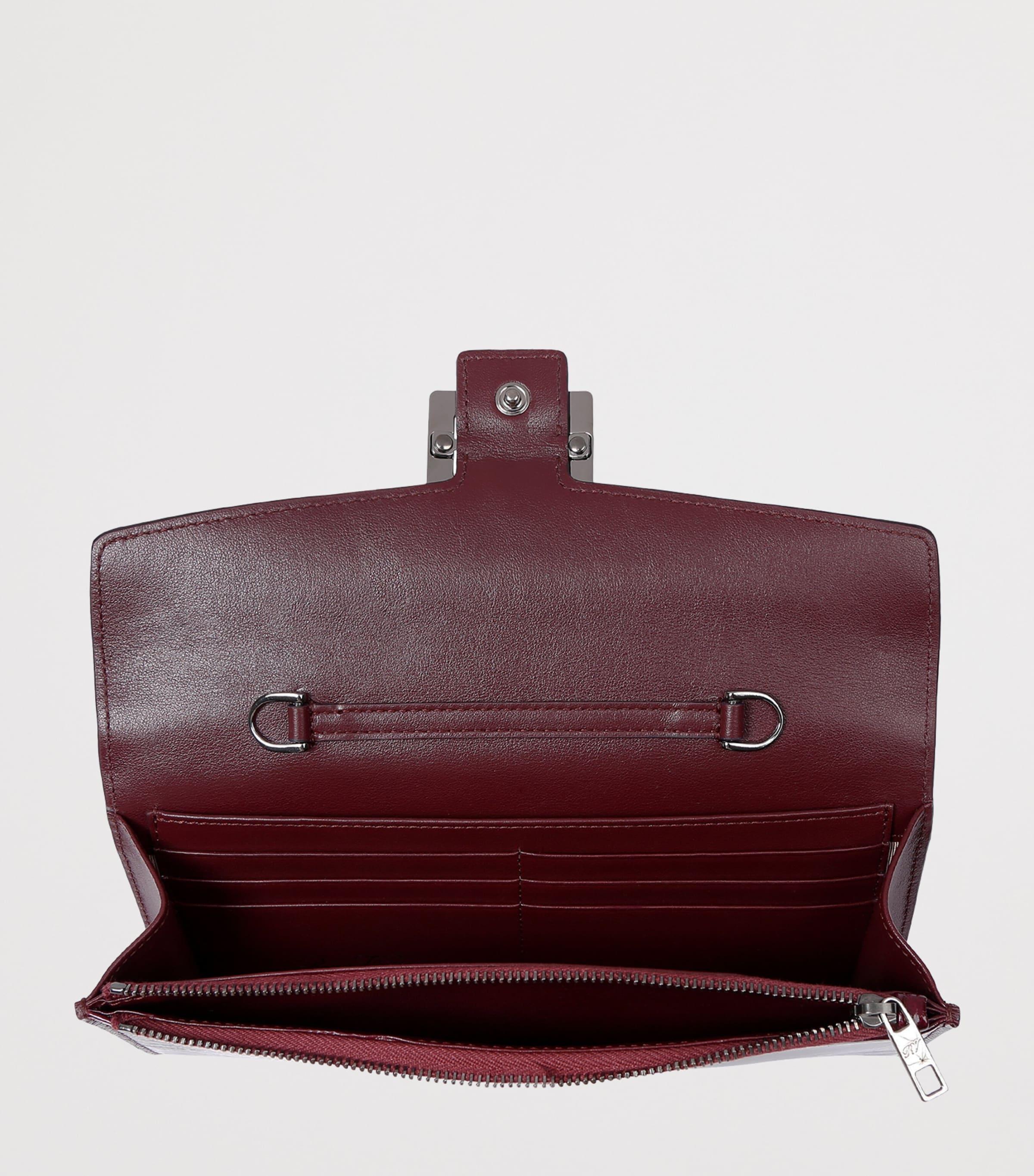 長財布 ROGER VIVIER BELLE VIVIER DARK VIOLET PATENT LEATHER WALLET Belle Vivier Wallet on chain in patent leather Burgundy