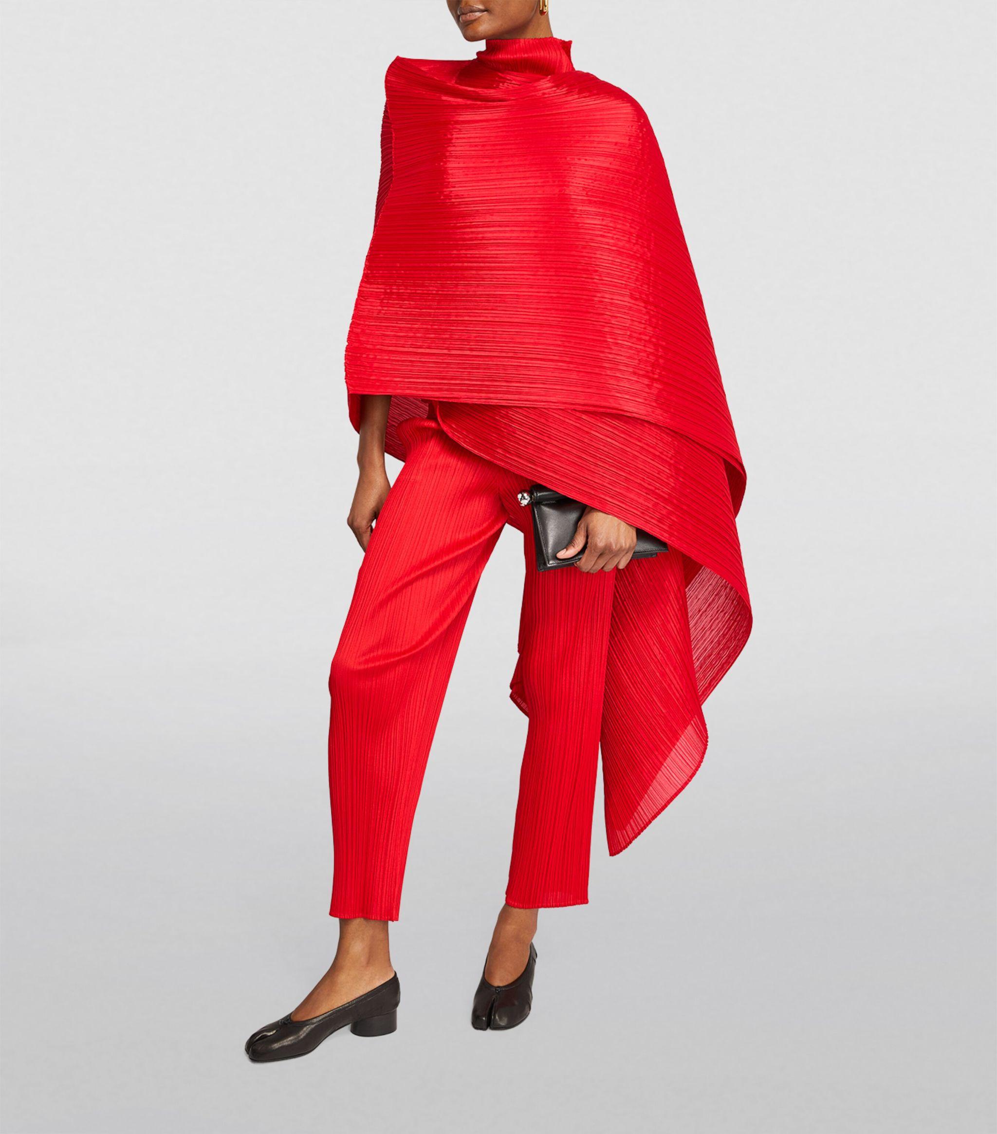 Pleats Please Issey Miyake Basics Madame-T Stole in Red | Lyst