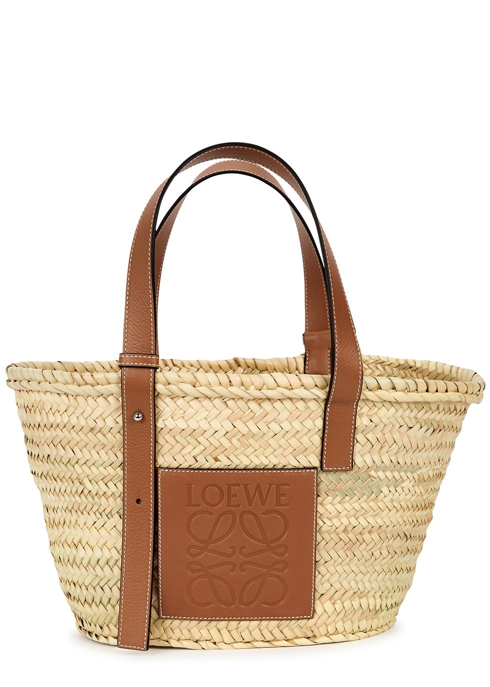 WIN a @LOEWE raffia tote bag to match all of your summer outfits 🌞 We