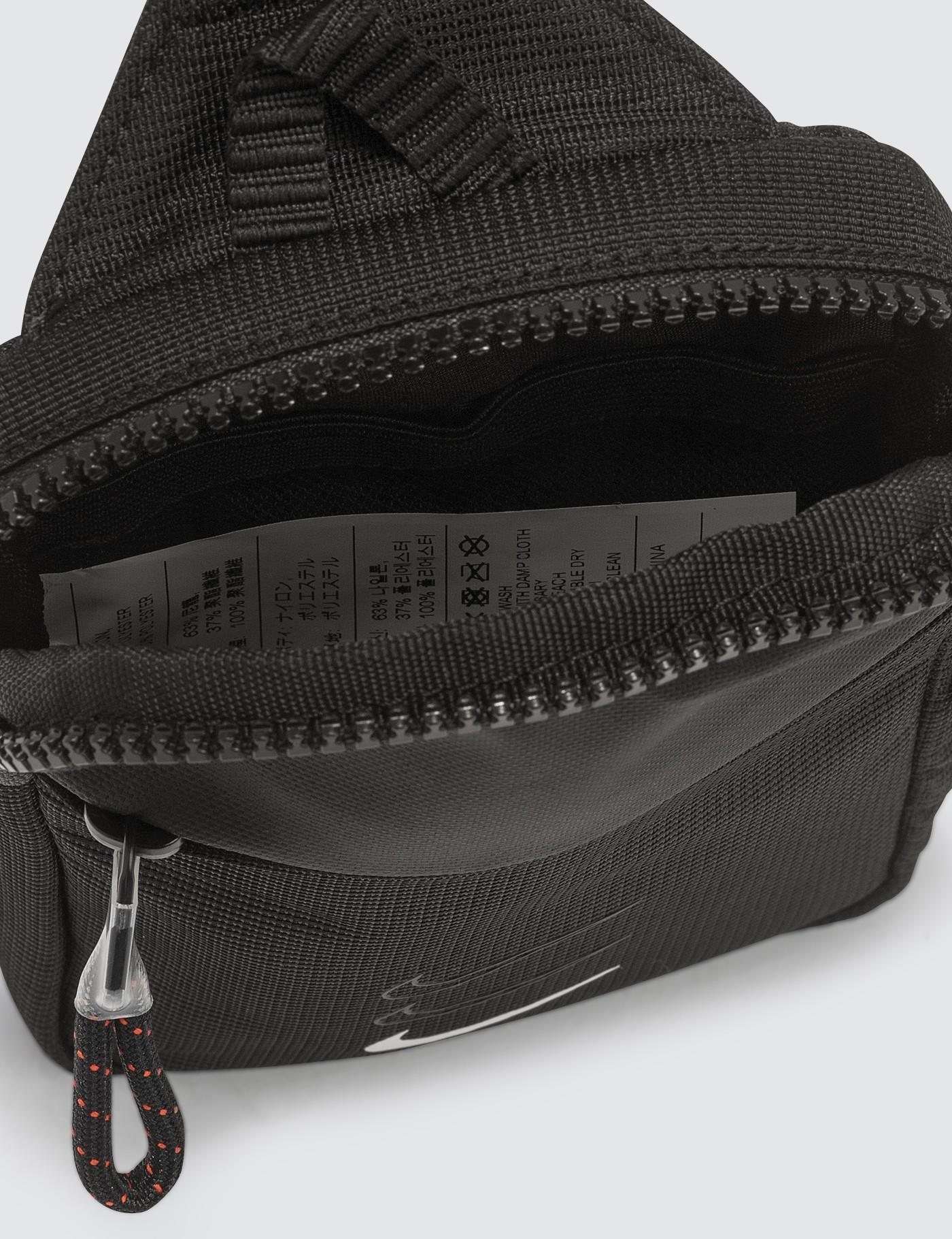 nike essential hip bag
