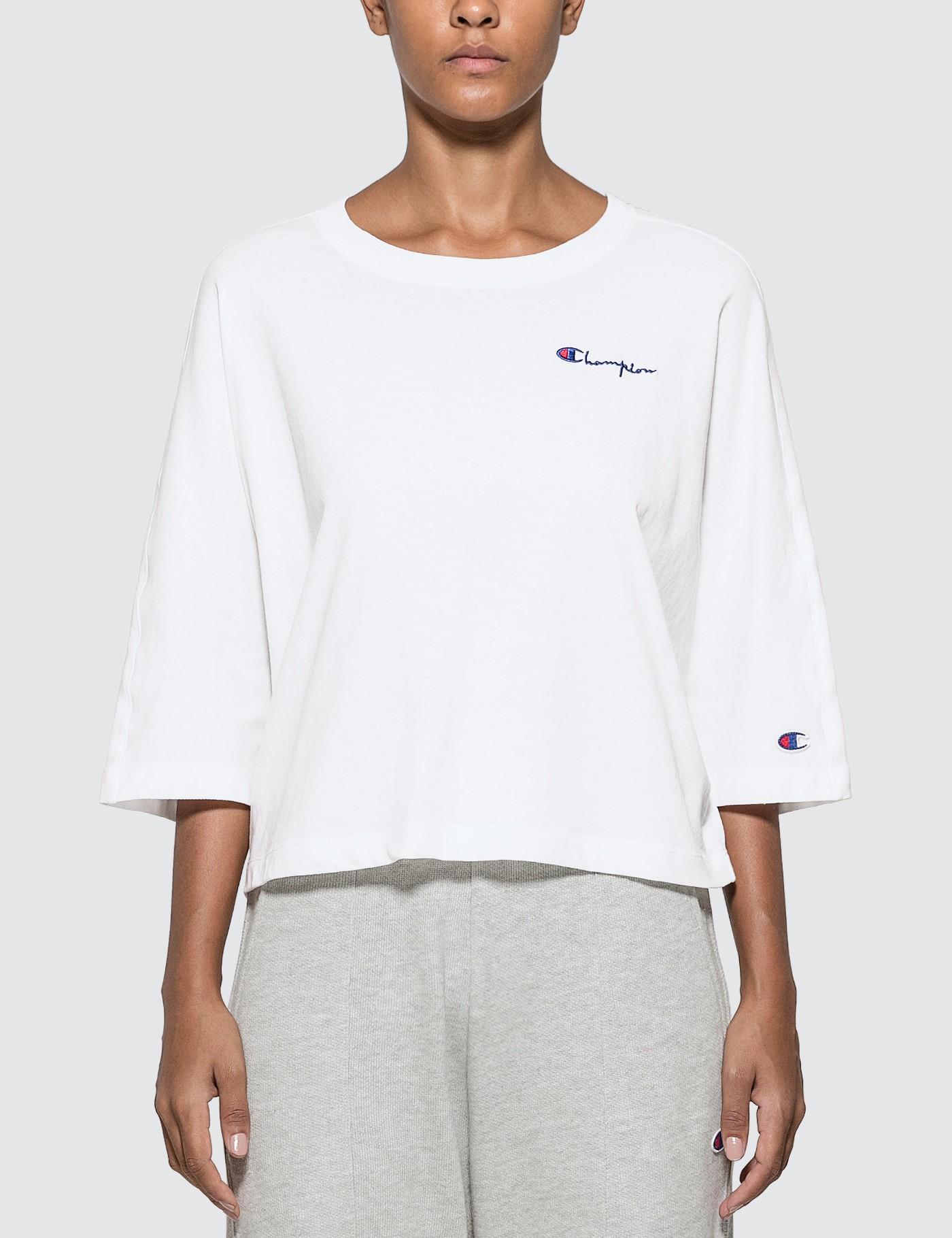 white cropped champion shirt