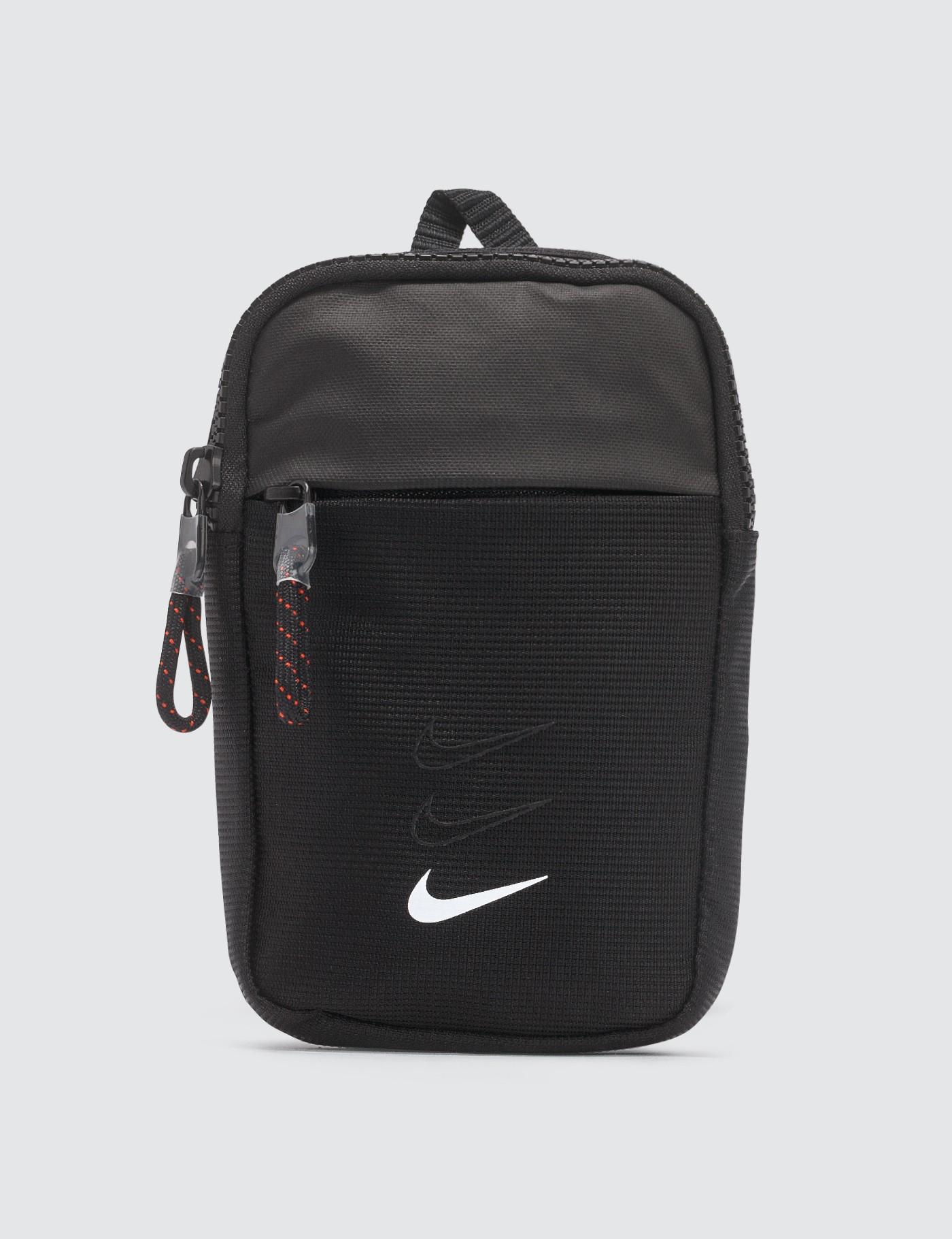 nike essentials advanced hip