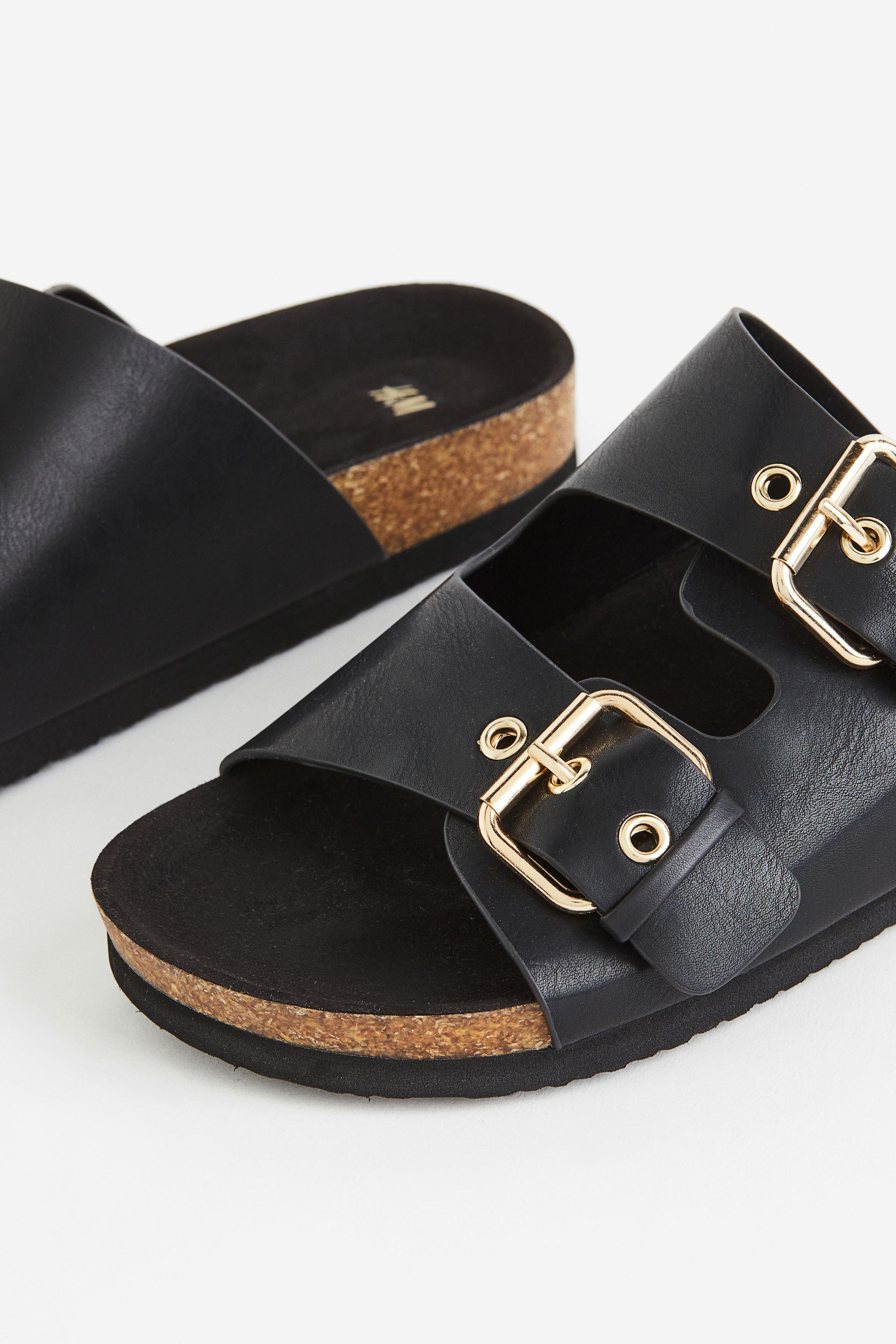 Hu0026M Slippers in Black | Lyst