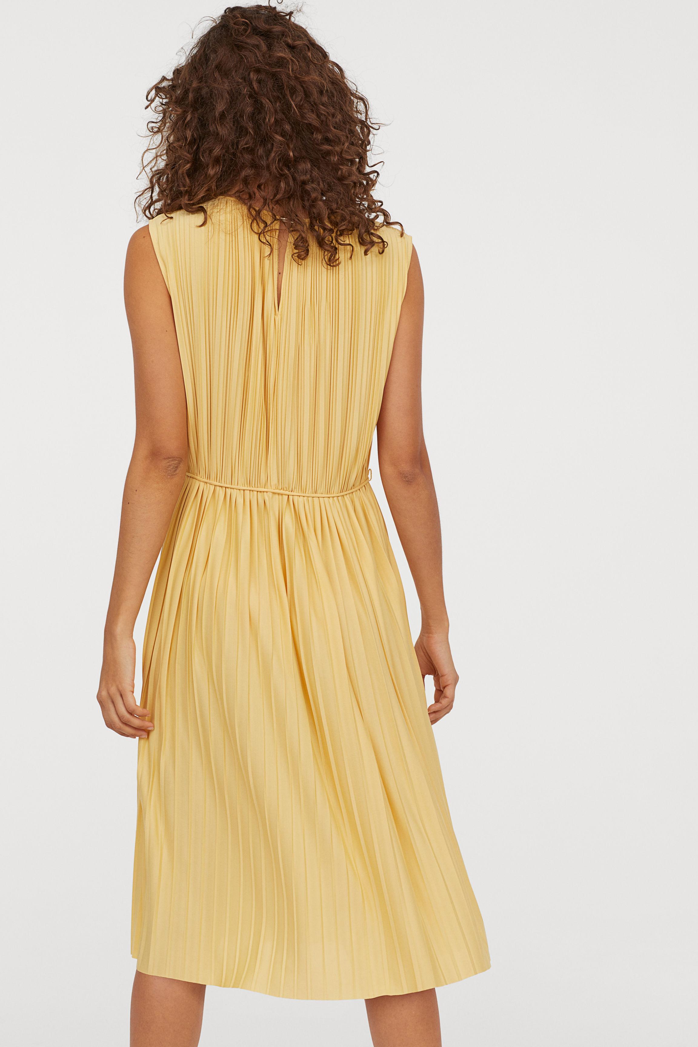 h&m yellow pleated dress