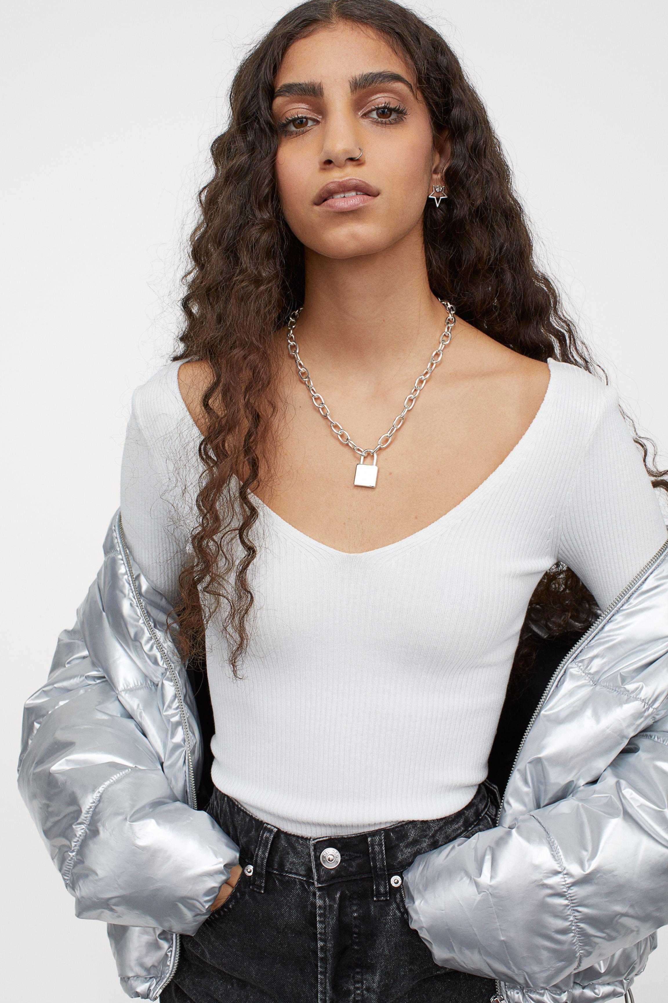 womens white v-neck sweater