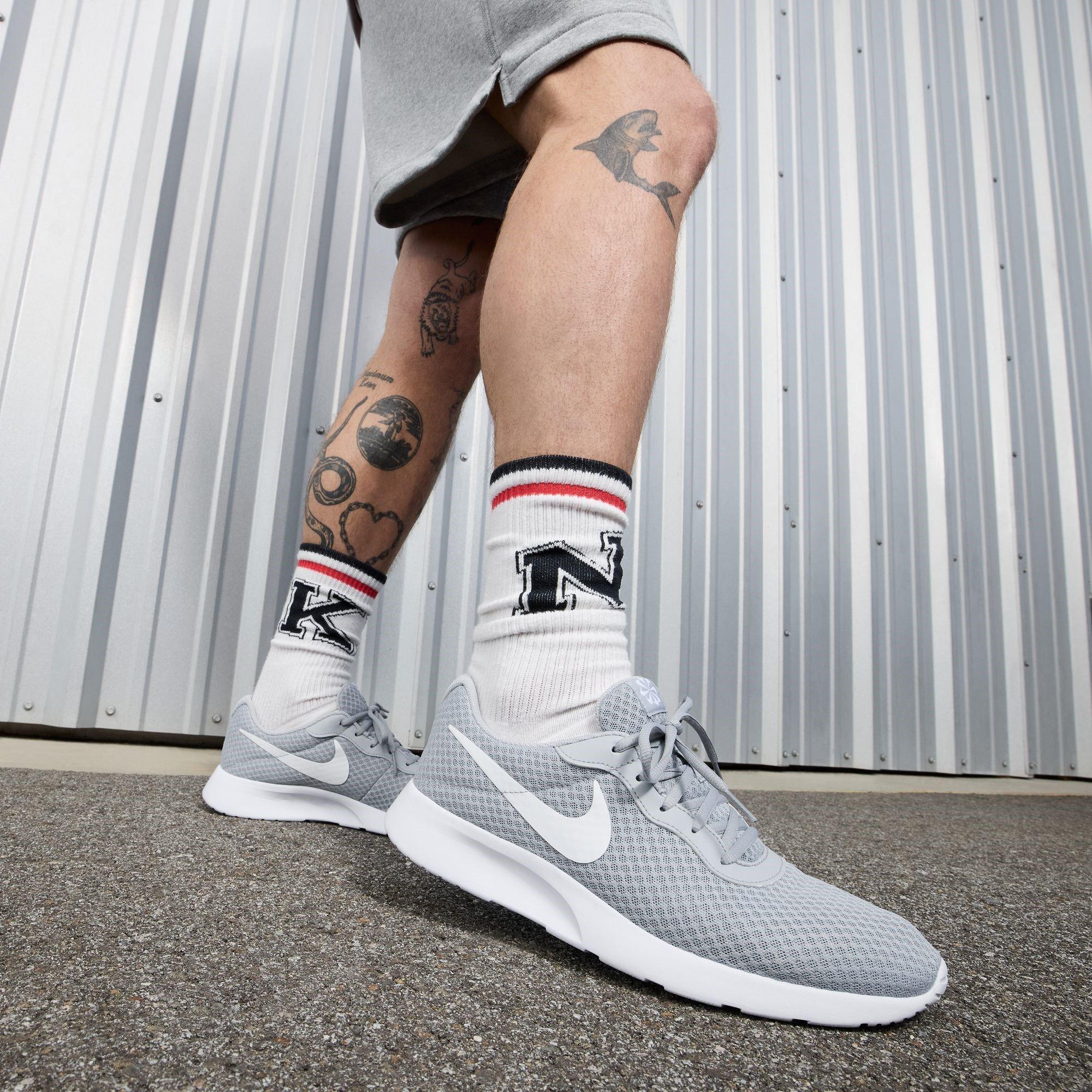 nike tanjun sneakers grey