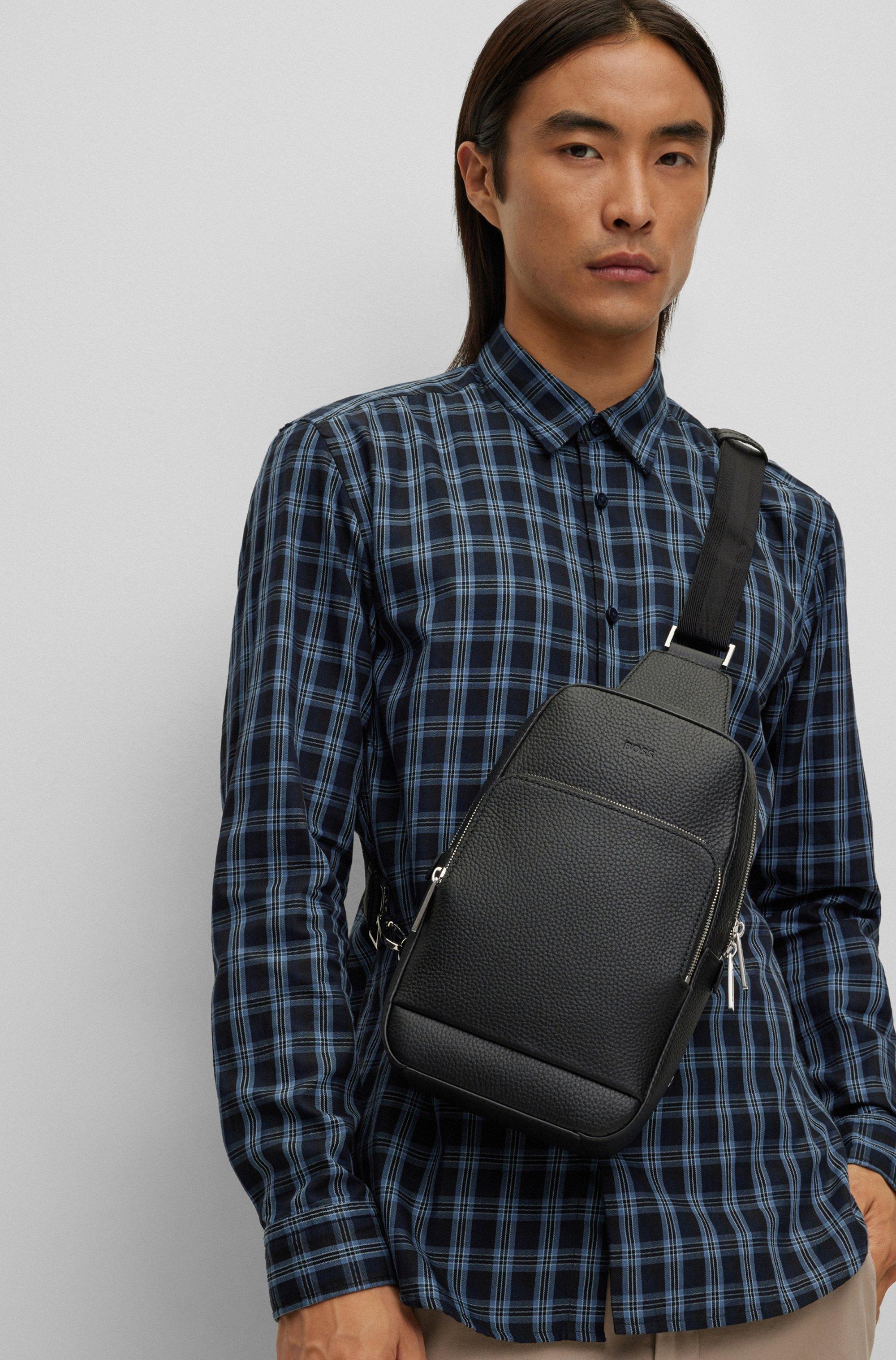 HUGO BOSS イタリアングレインレザー モノストラップ BOSS Grained Italian-leather Mono-strap Backpack With Emed Logo in