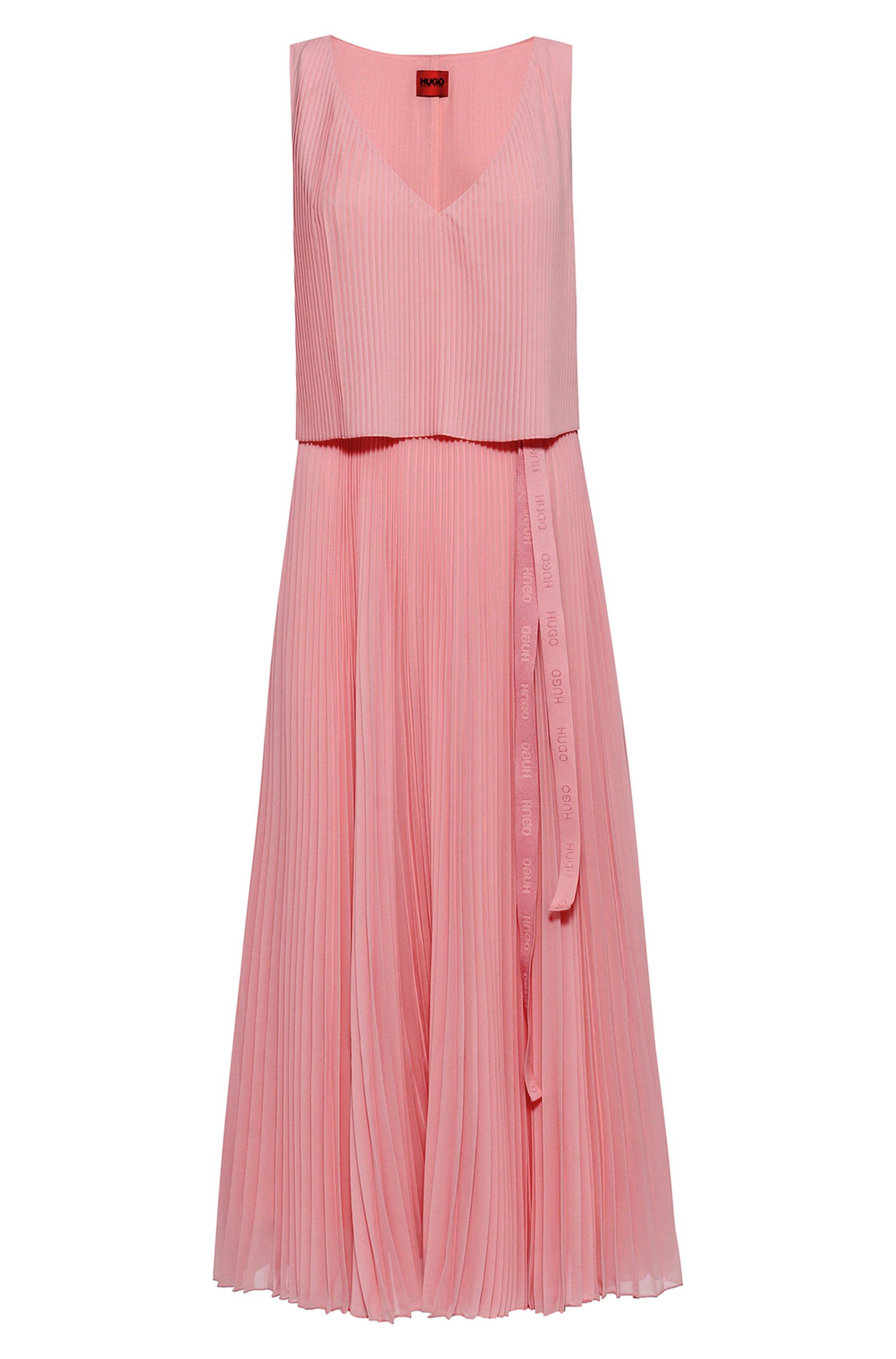 BOSS by HUGO BOSS Mehrlagiges Plissee-Kleid mit Logo-Gürtel in Pink | Lyst  DE