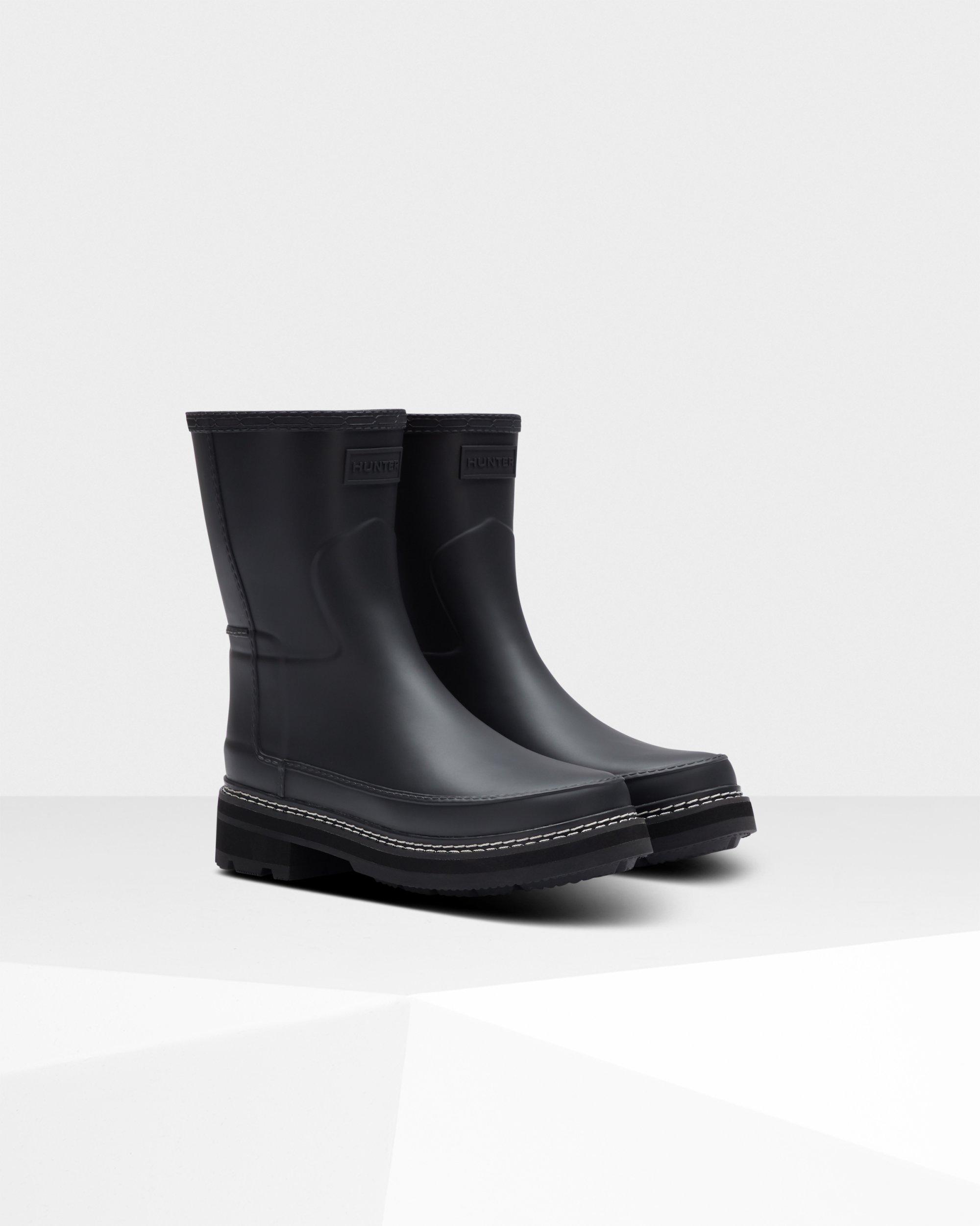 hunter refined stitch detail bootie