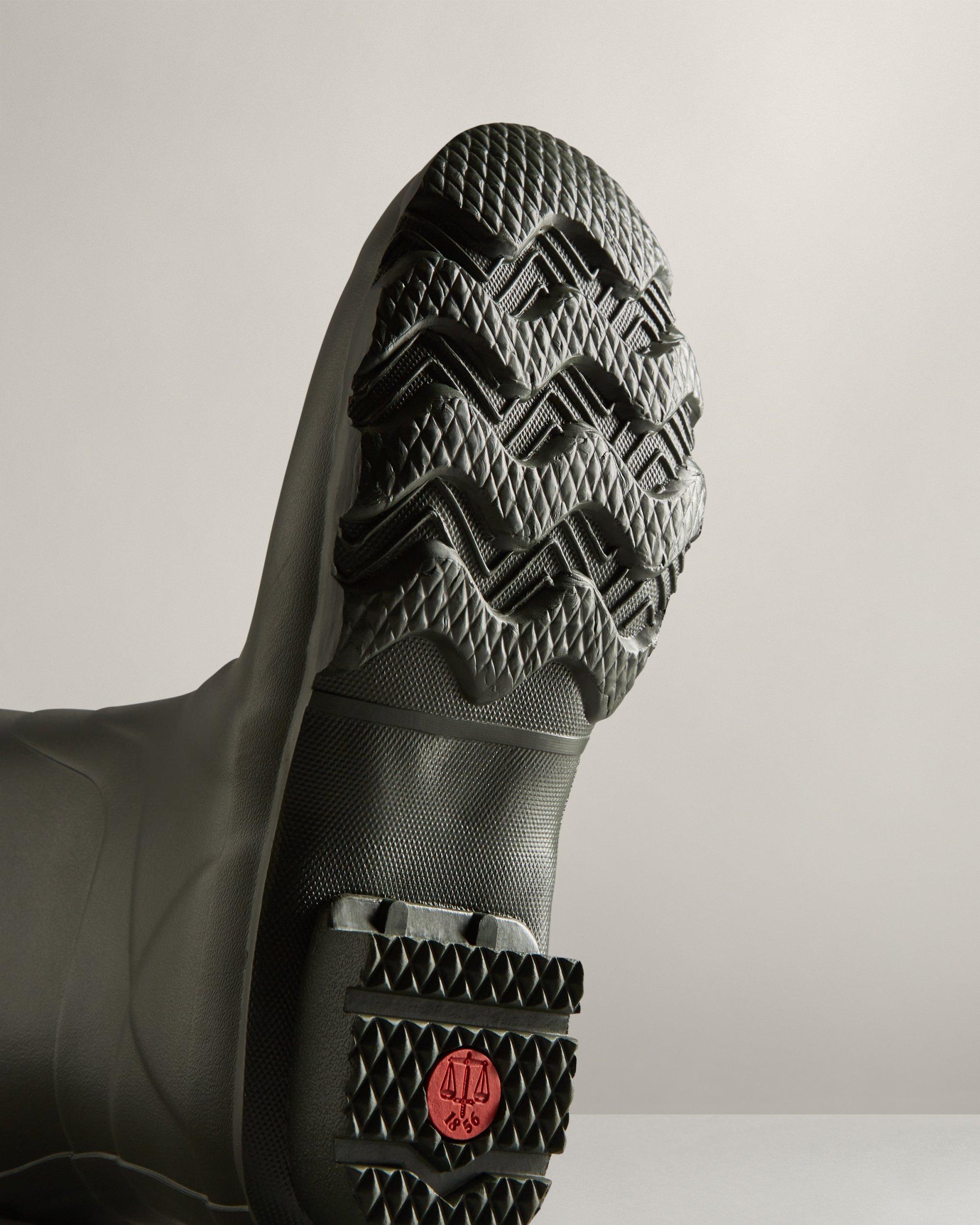 huntress wellingtons