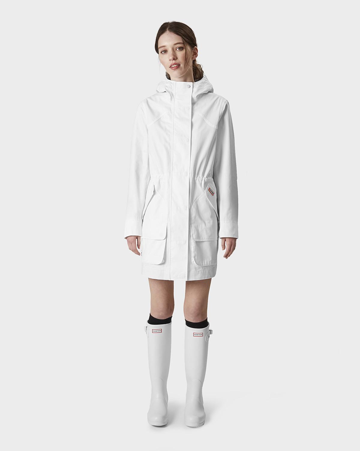 HUNTER Women's Original Waterproof Cotton Hunting Coat in White Lyst