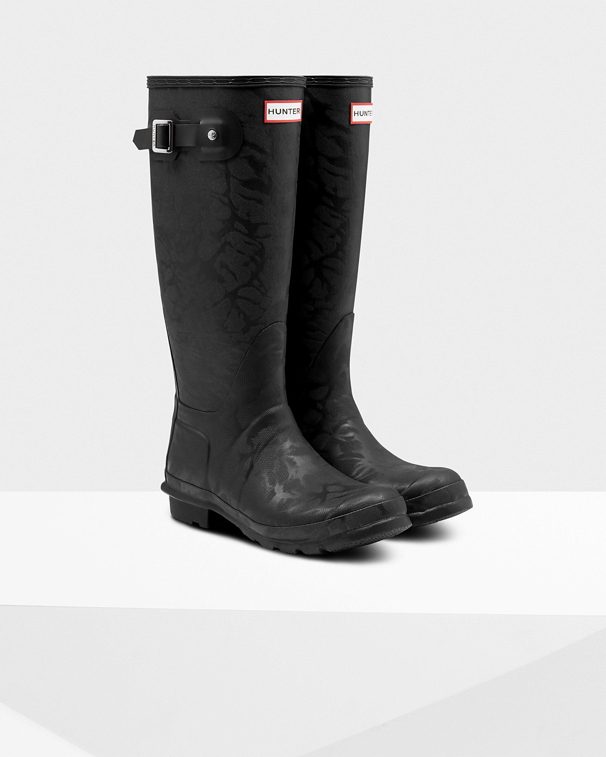 black wellingtons womens