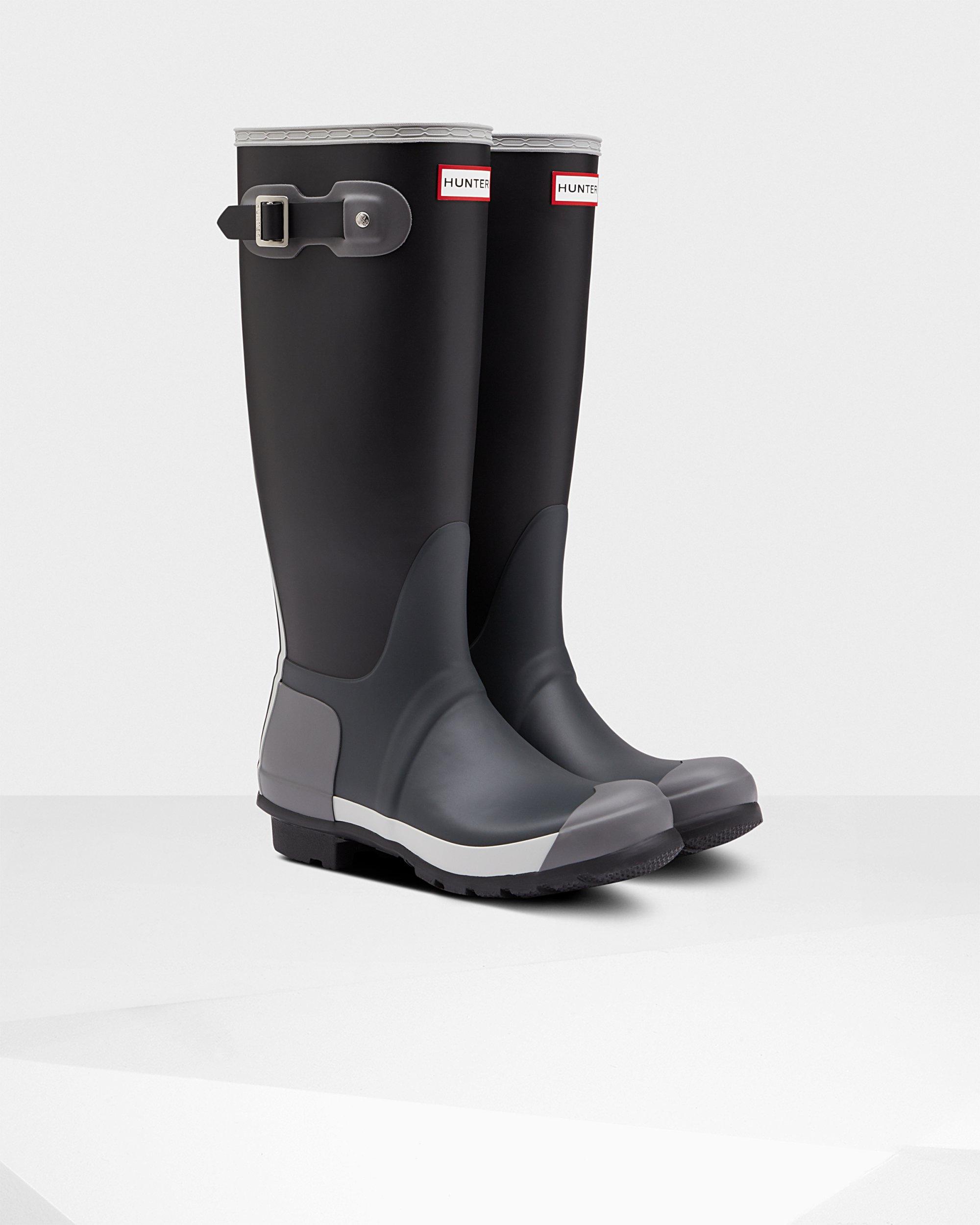 inside hunter boots