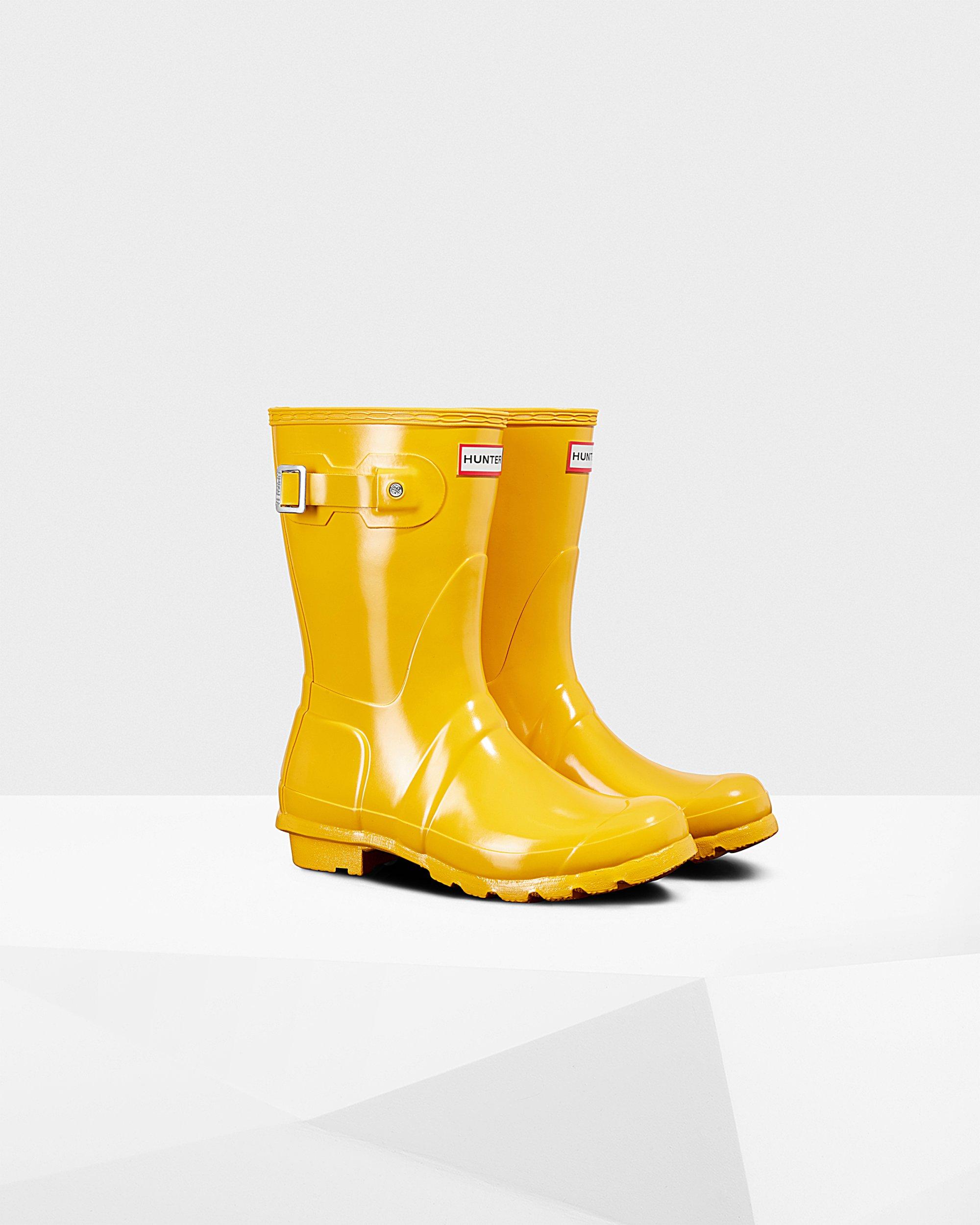 short yellow hunter boots