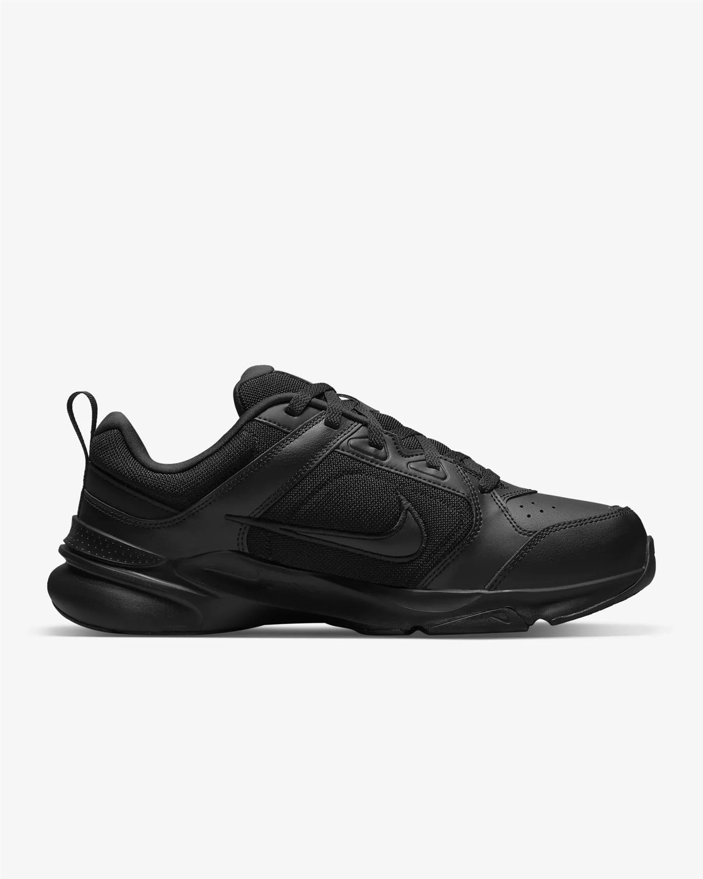 Nike S Wide Fit Dm7564-002 Defy All Day Walking Trainers in Black for ...