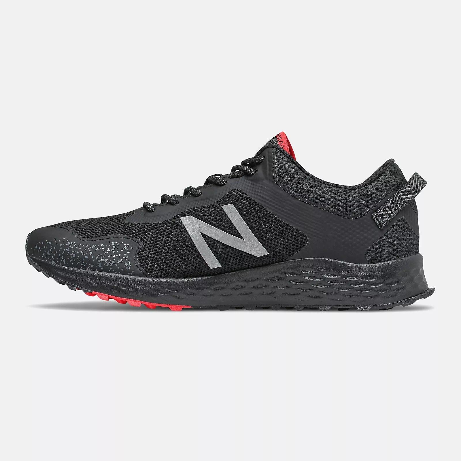 New Balance S Wide Fit Mtarisgb Waterproof Gore-tex Trainers in Black for  Men | Lyst