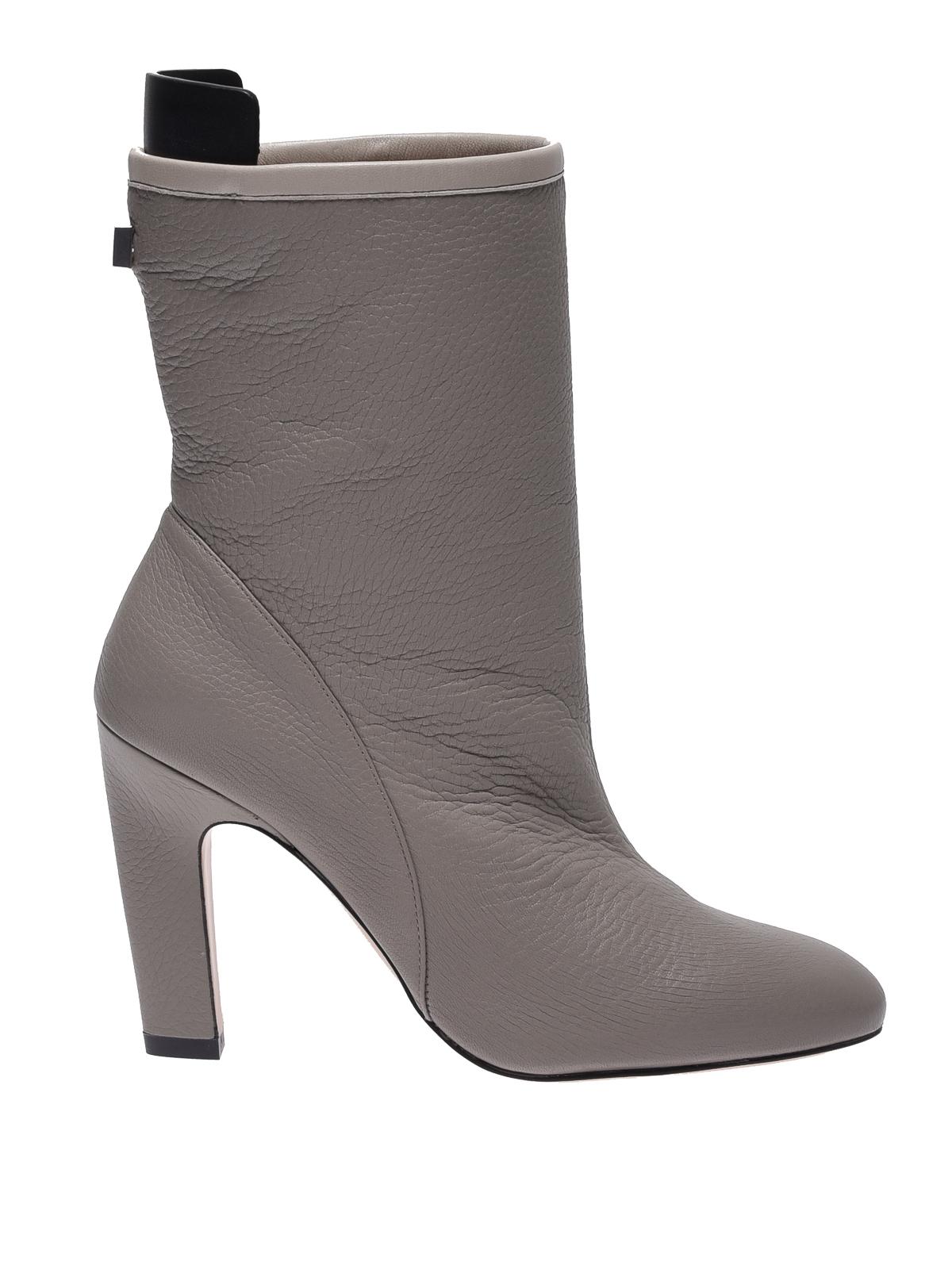 stuart weitzman taupe