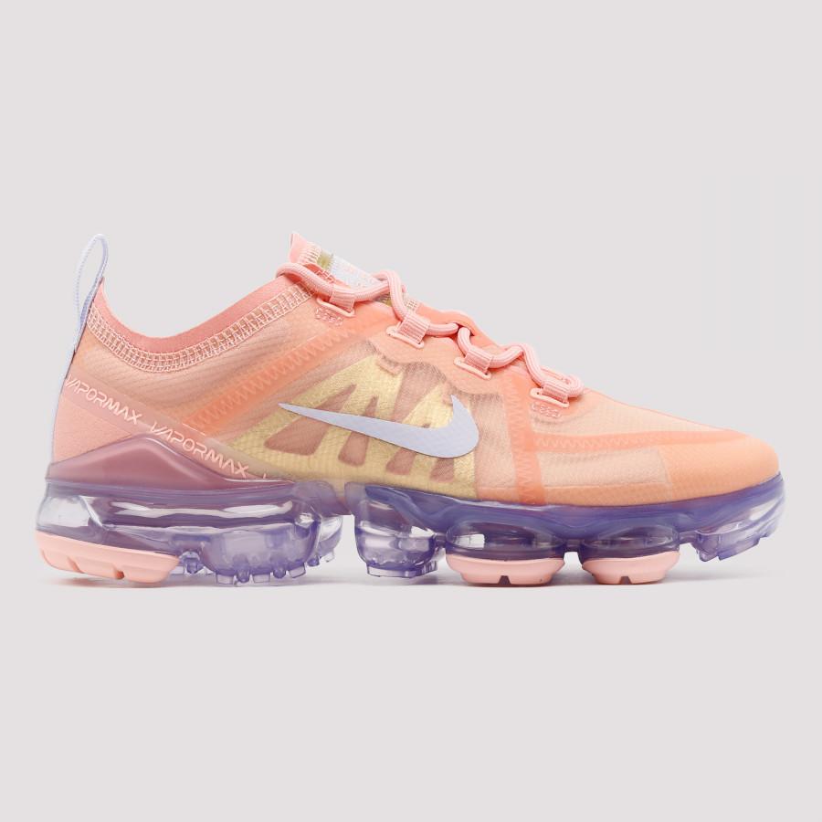 coral vapormax