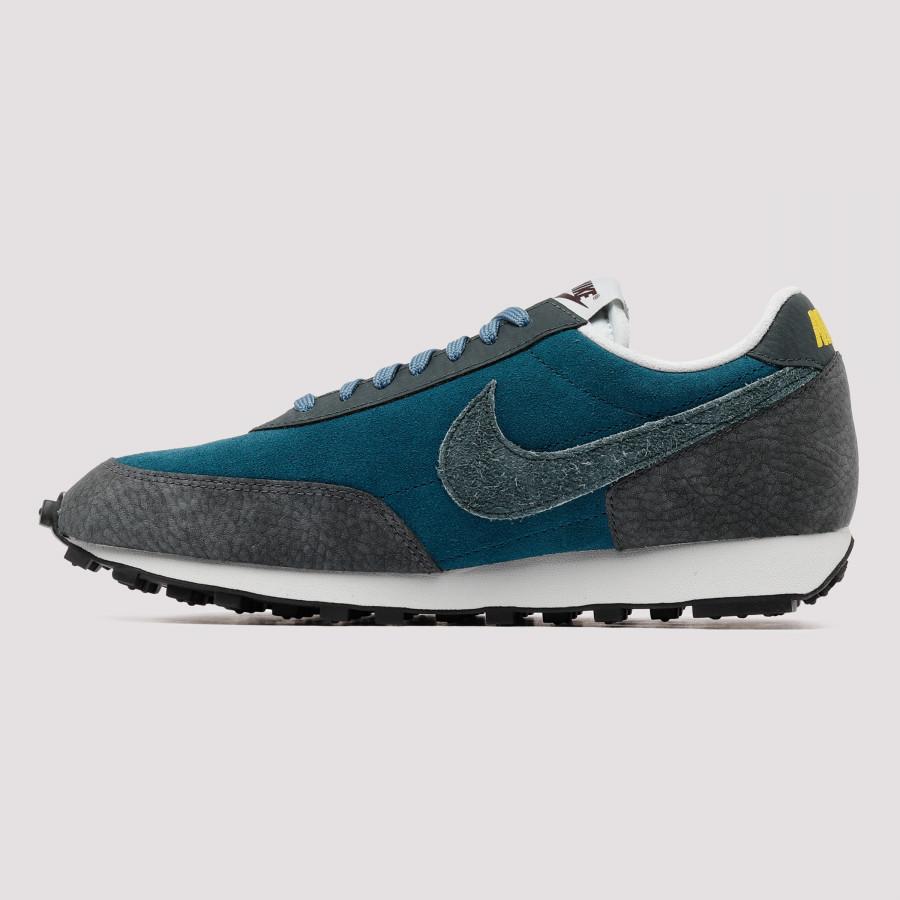 blue nike daybreak