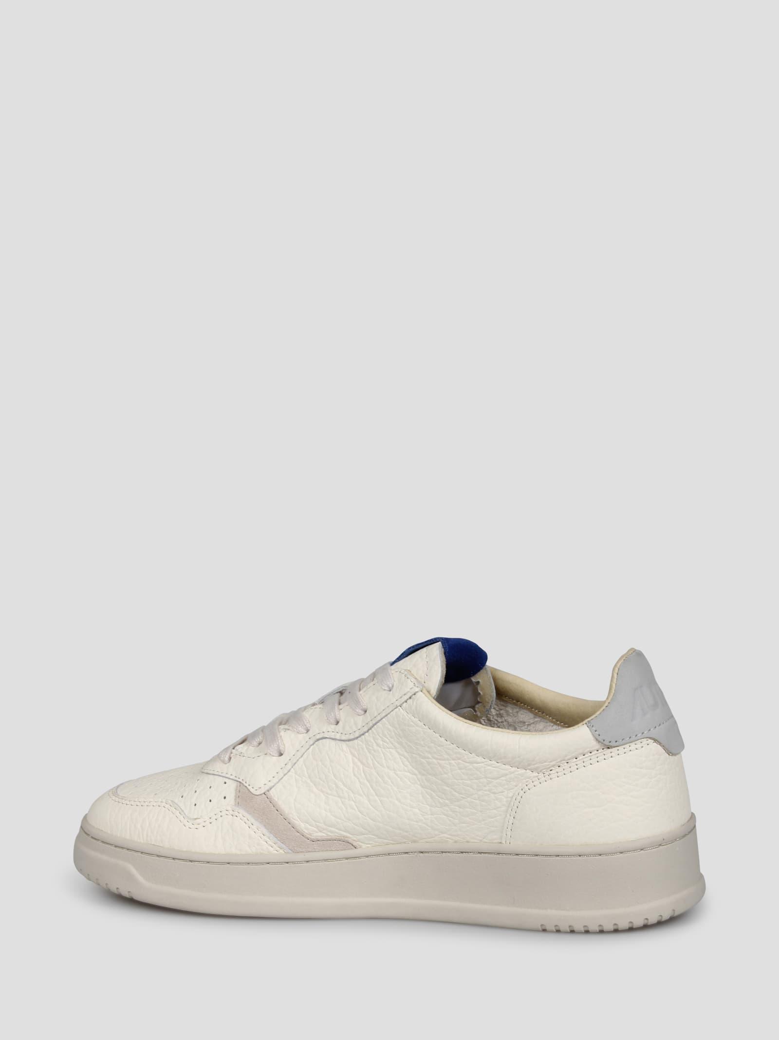 AUTRY|SNEAKERS (AULM NE03) Autry Medalist Low Aulm Ne03 Sneakers in Natural for Men | Lyst