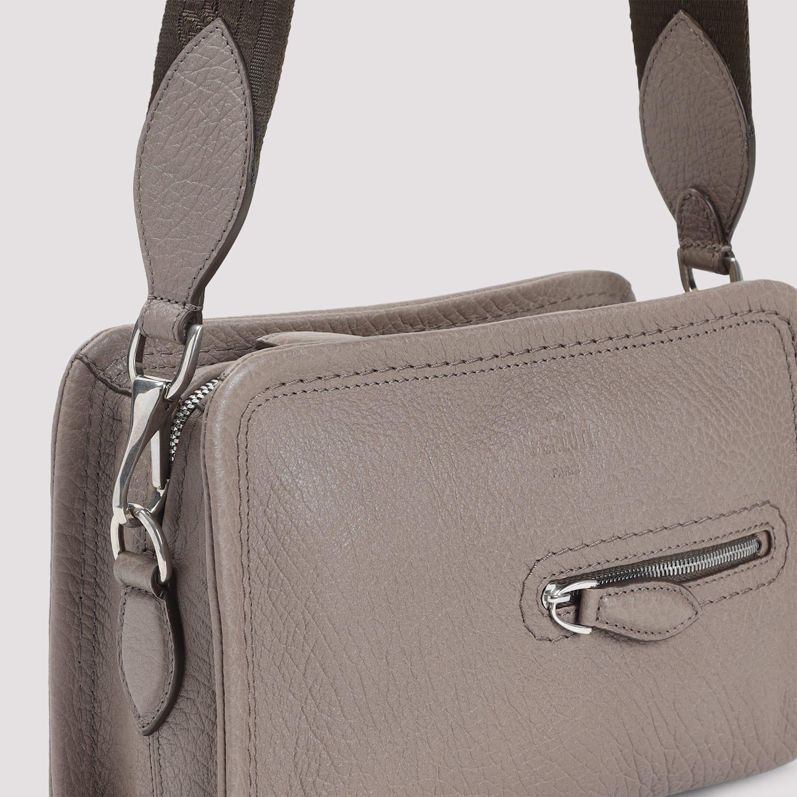 ショルダーバッグ Berluti Grey Grained Leather Shoulder Bag Berluti Grained Leather Shoulder Bag in Grey for Men | Lyst UK