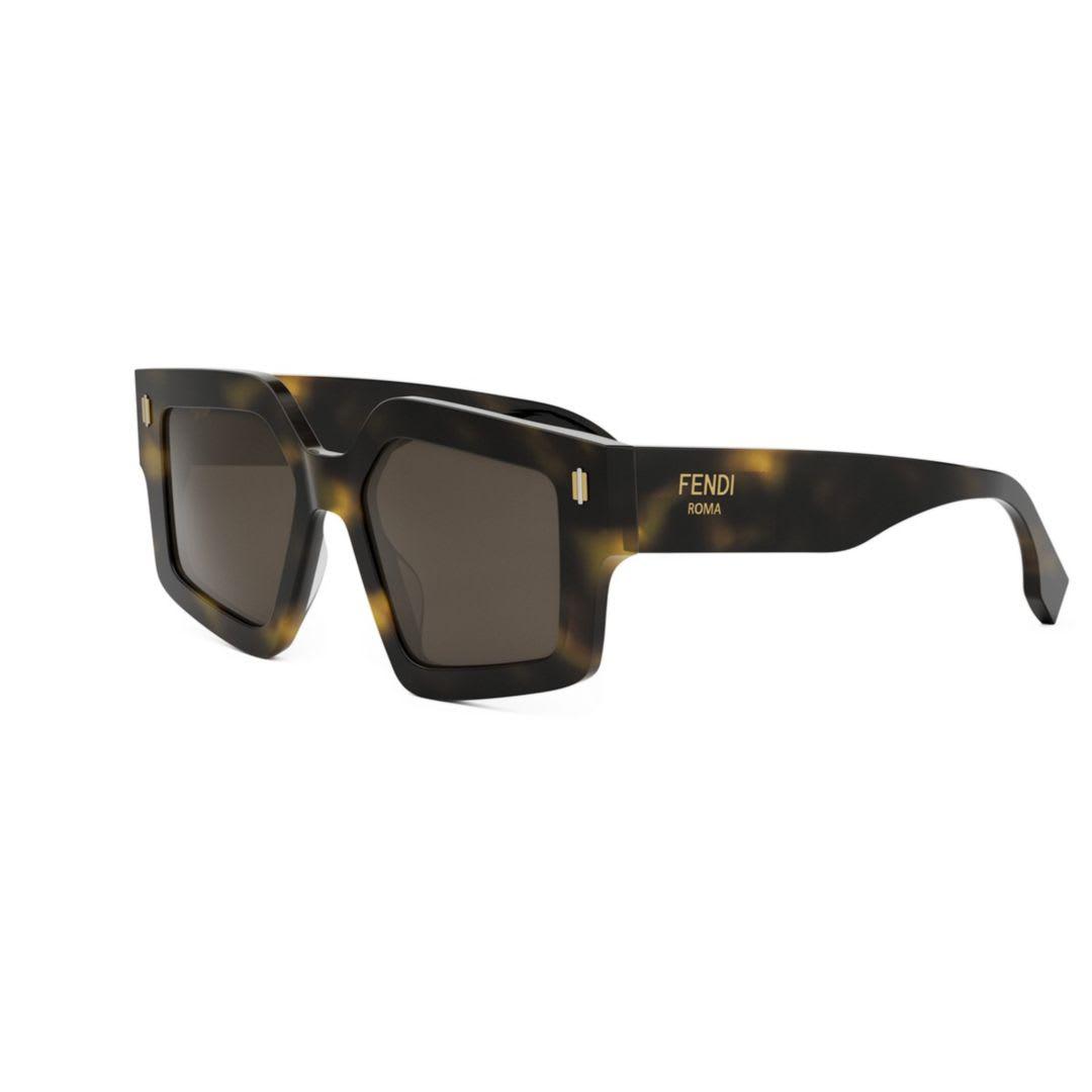 FENDI シオメトリックフレムサンクラス FE40162I 52E Fendi Roma Fe40162I 52E in Black | Lyst