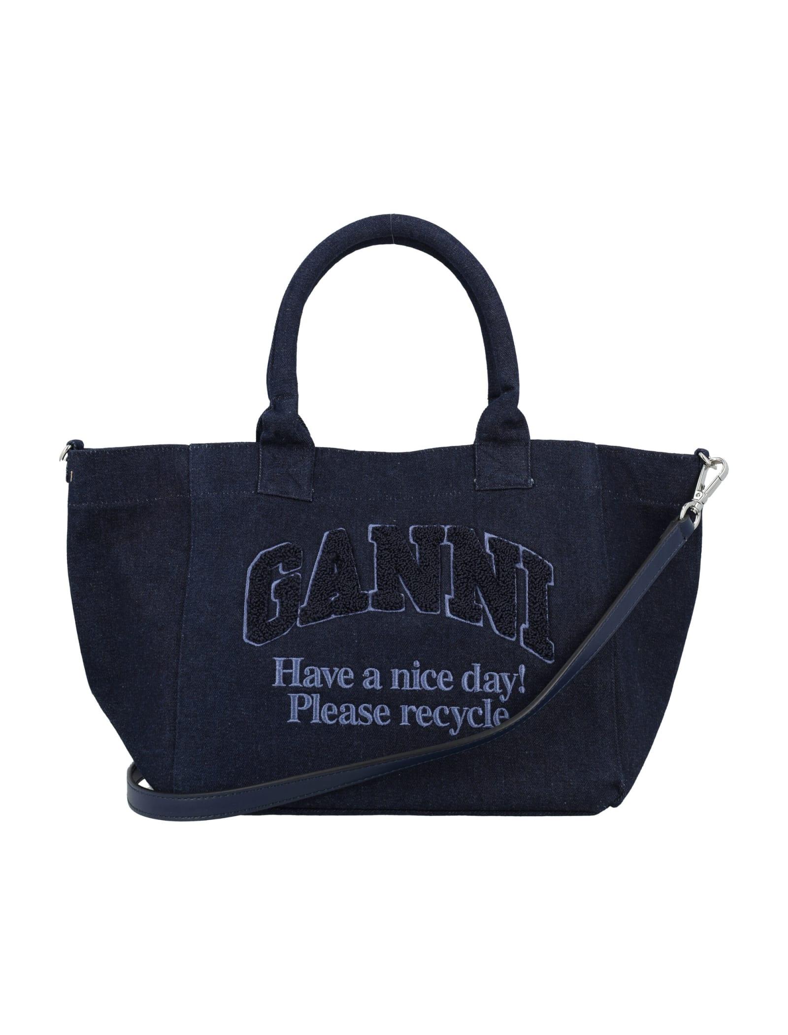【Ganni】関税送料込 デニムトートバッグ ブルー Ganni】関税送料込 ロゴ刺繍デニムトートバッグ ブルー (Ganni