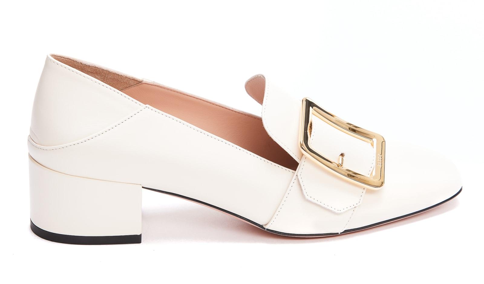 Bally Leather Janelle Pumps in Beige 