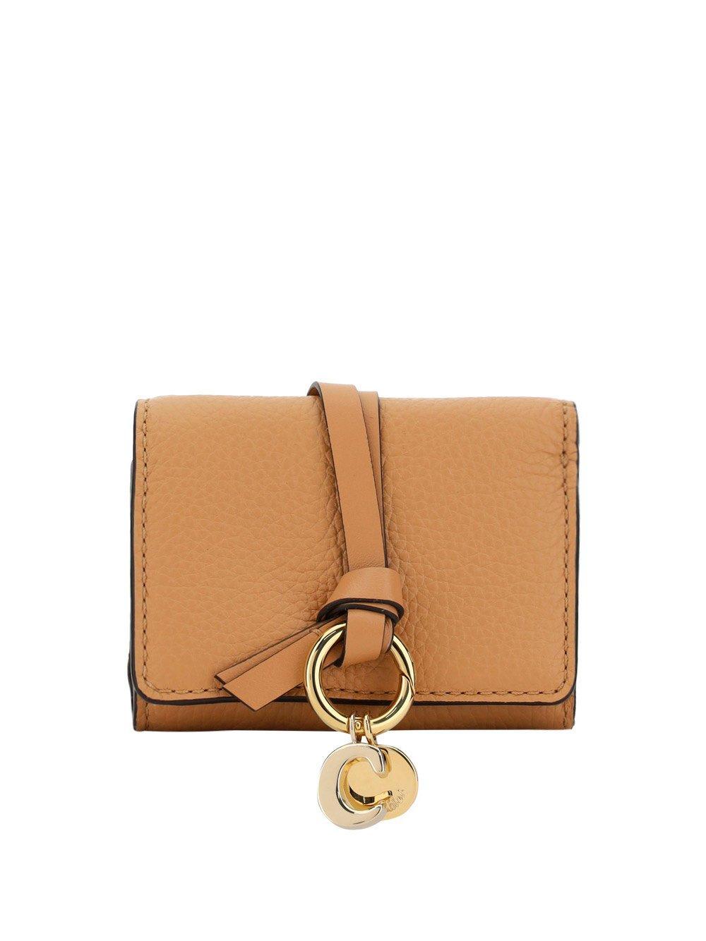 財布・小物その他 Chloe Alphabet Wallet With Flap Brown Chloé Alphabet Wallet With Flap In Grained Leather | Chloé HK