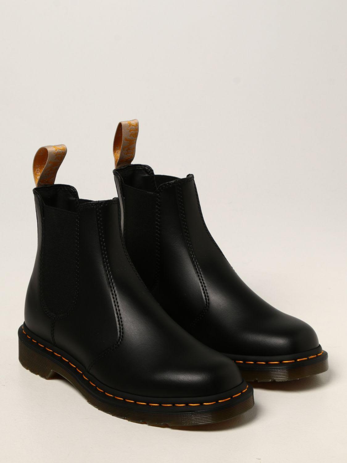 Dr. Martens 2976 Vegan Chelsea Boots In Vegan Leather in Black | Lyst
