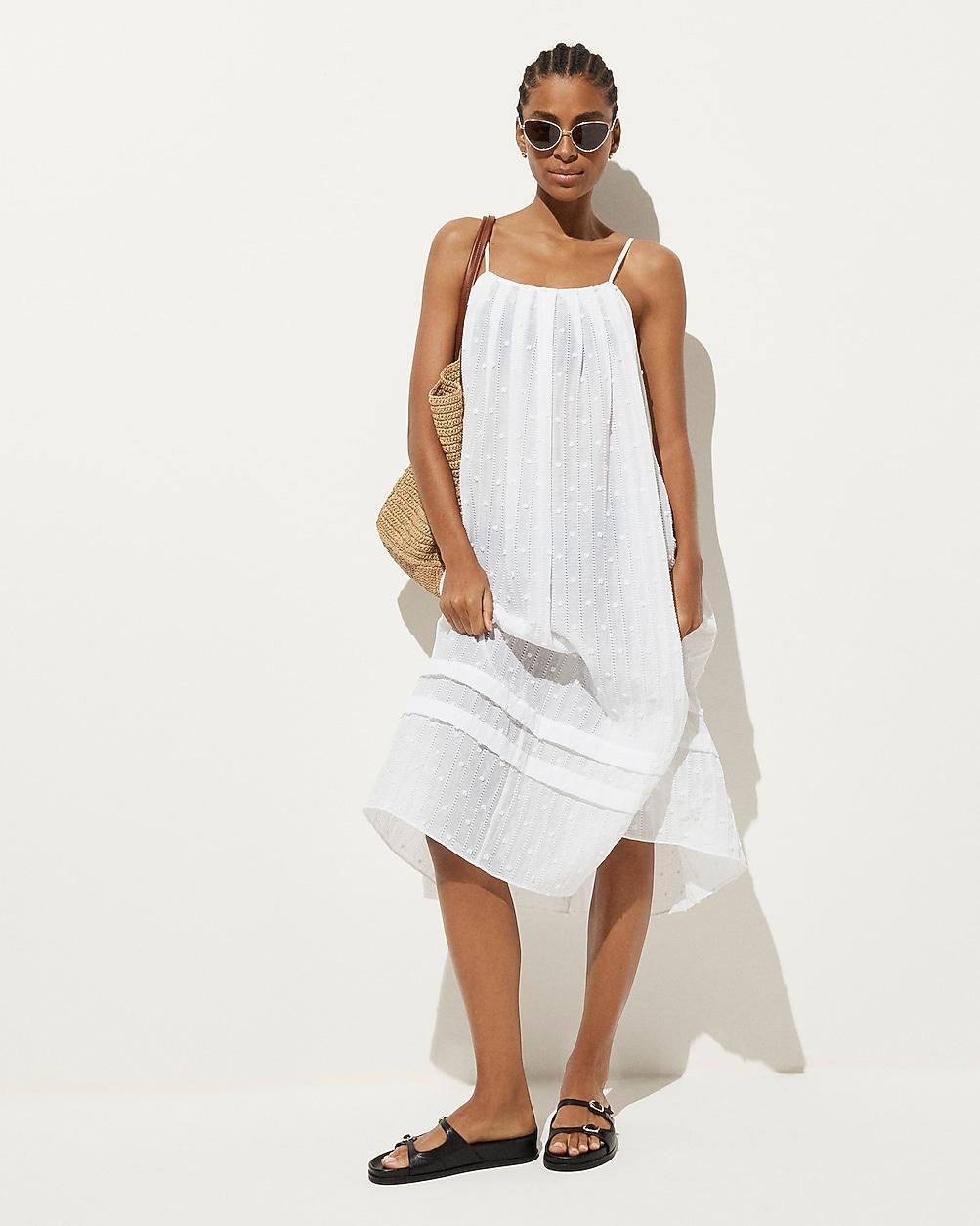 three quarter sleeve linen dress Linen dress with three-quarter sleeve and buttons at the back main image 1