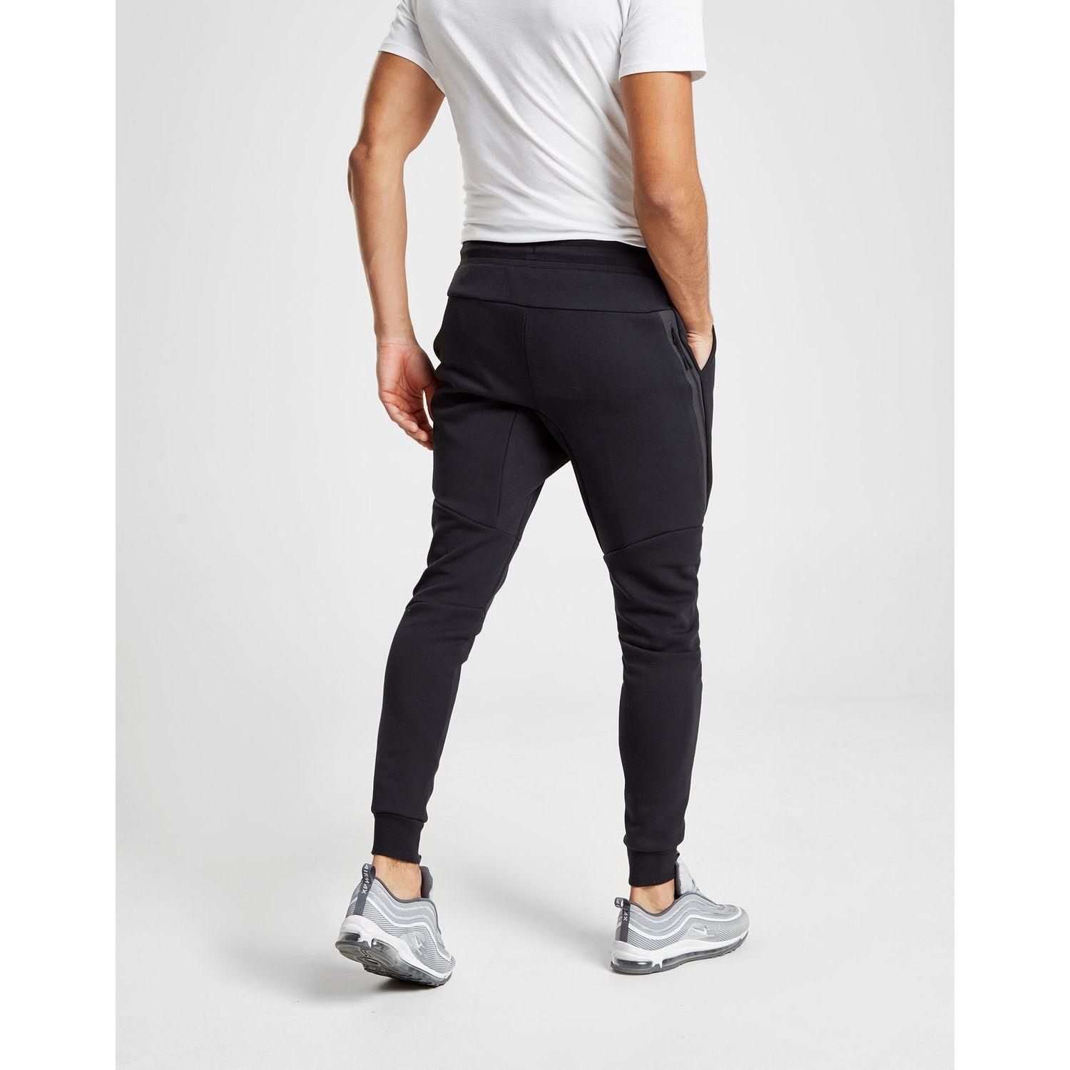 joggers tech fleece
