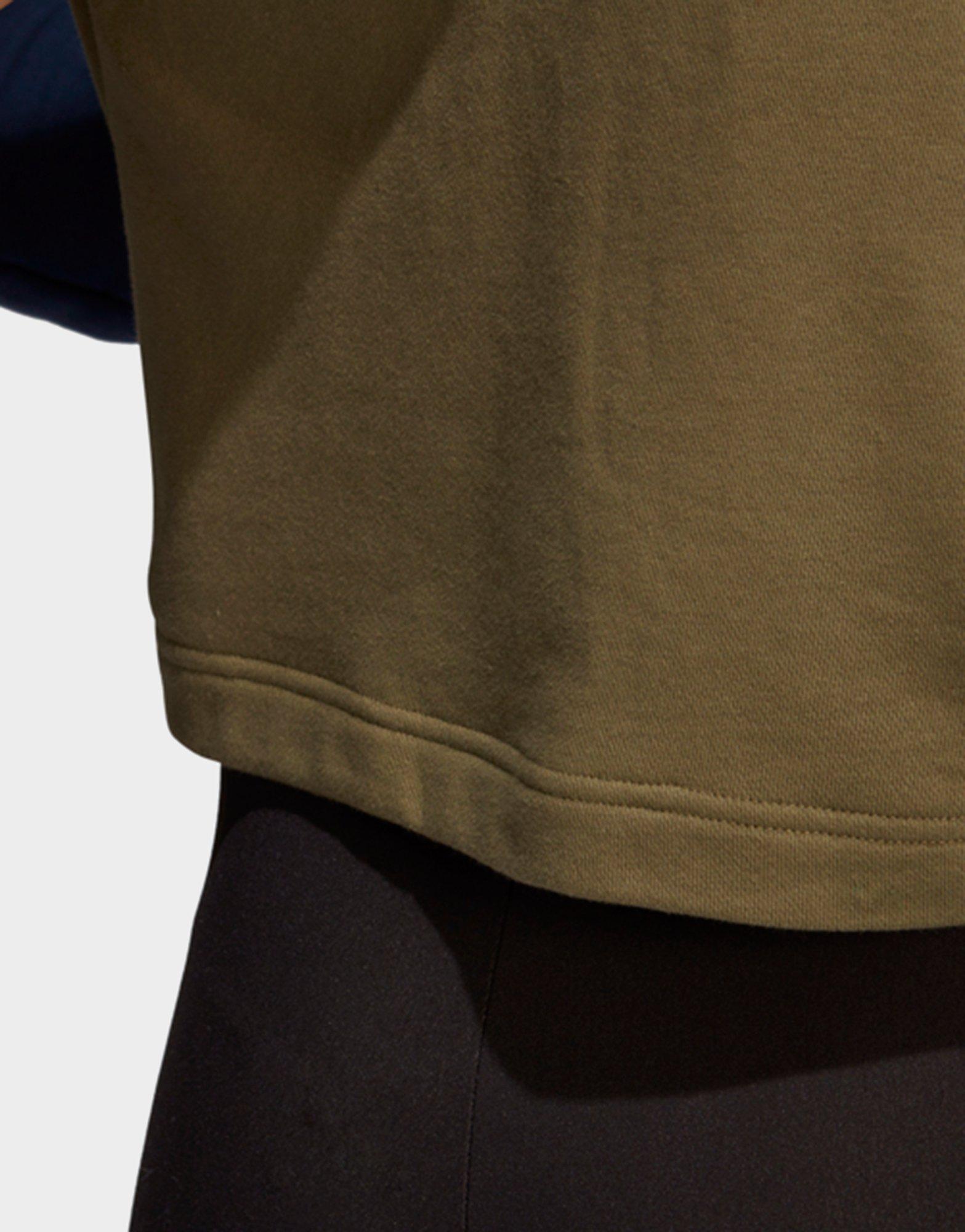 styling complements cropped hoodie