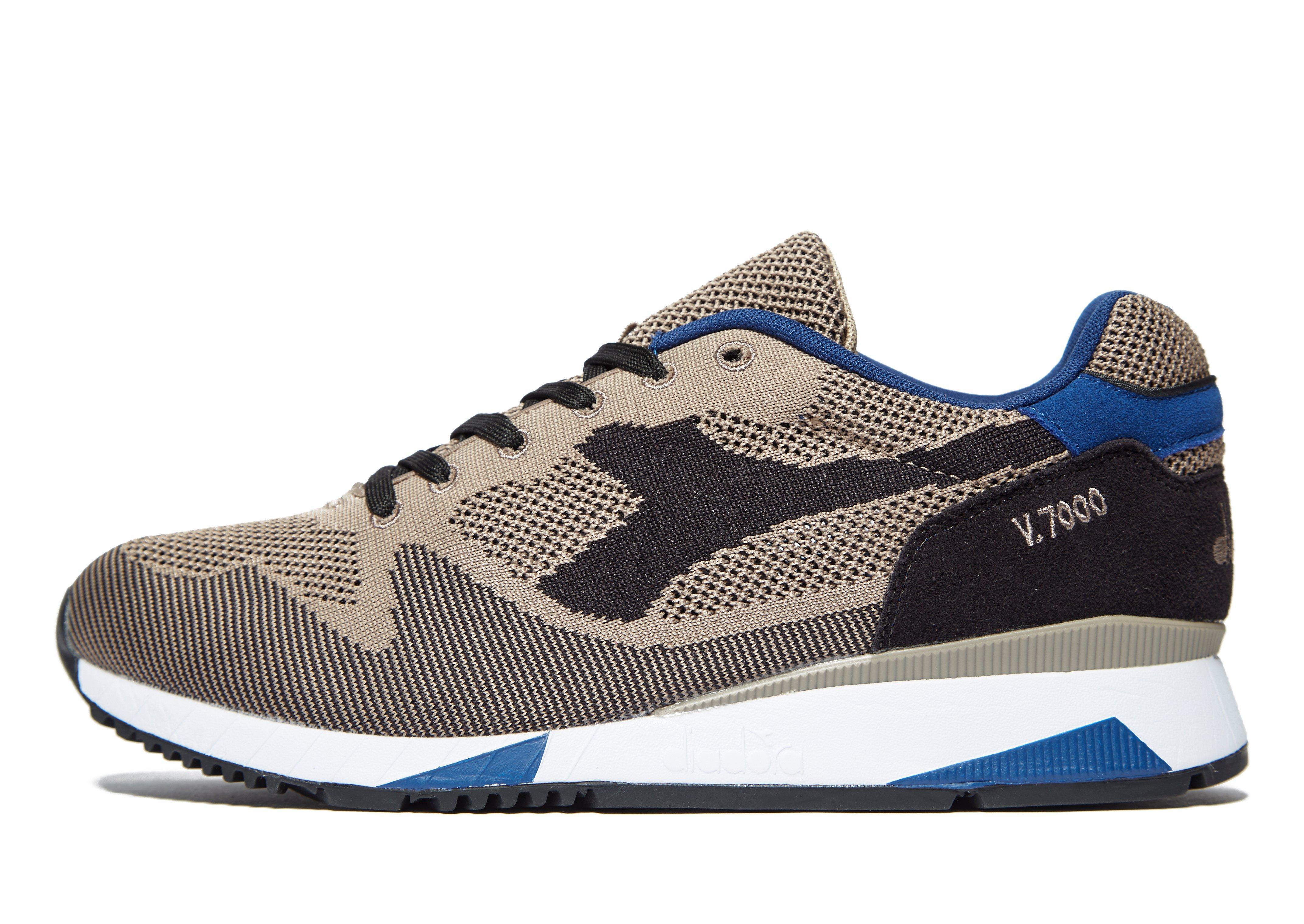 diadora v700