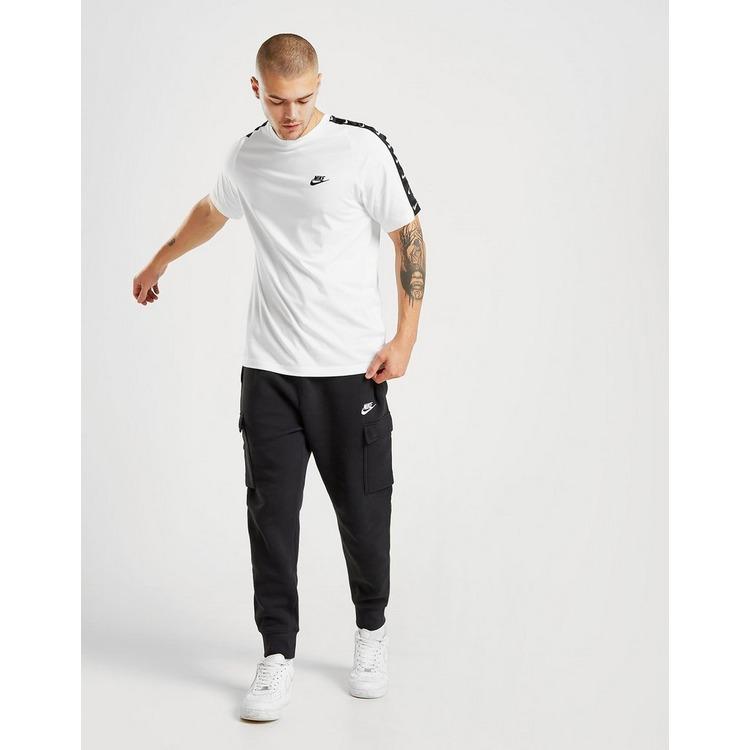 nike swoosh on tour pack cuffed cargo joggers in black
