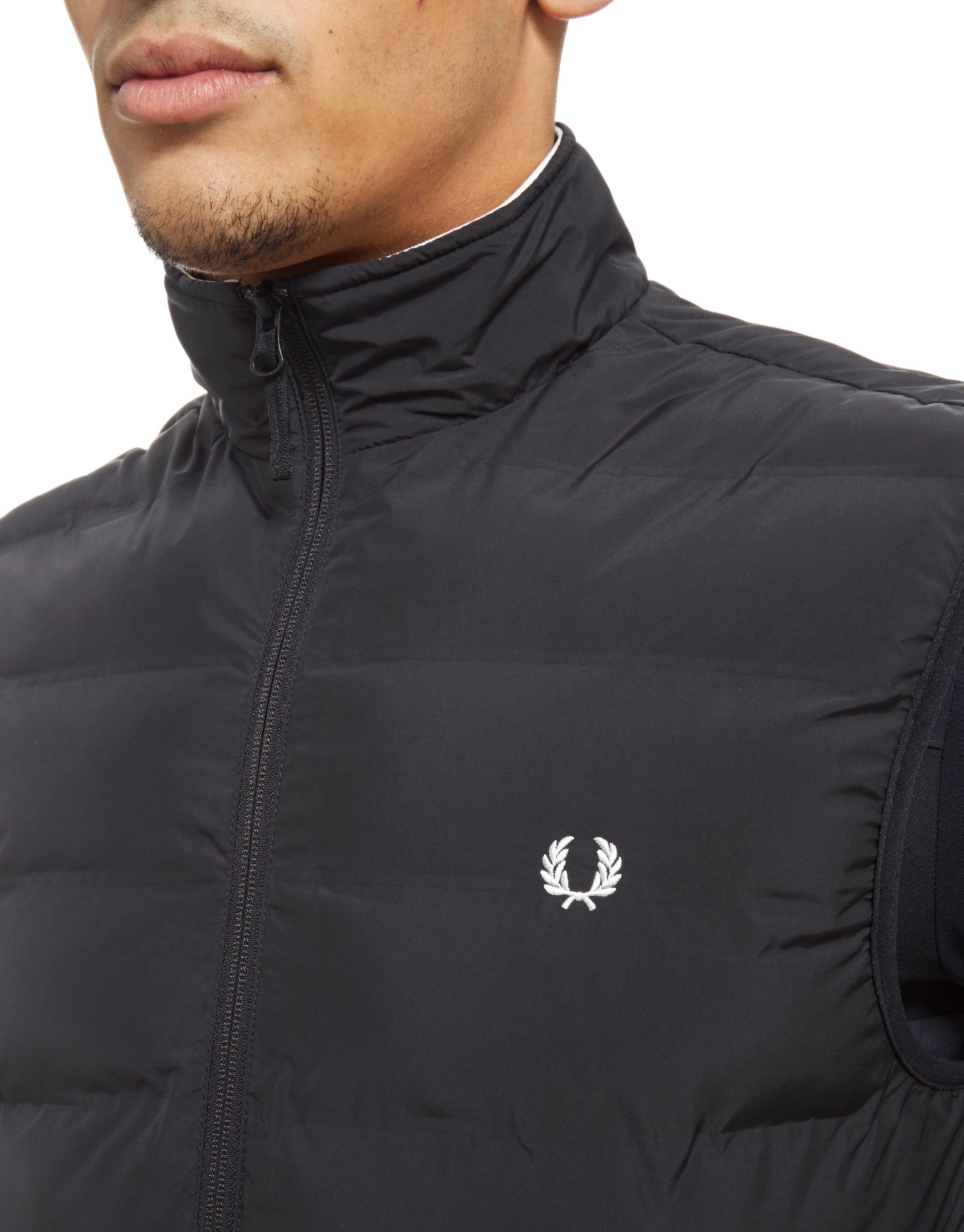 Fred Perry Synthetic Insulated Gilet in Black for Men - Lyst