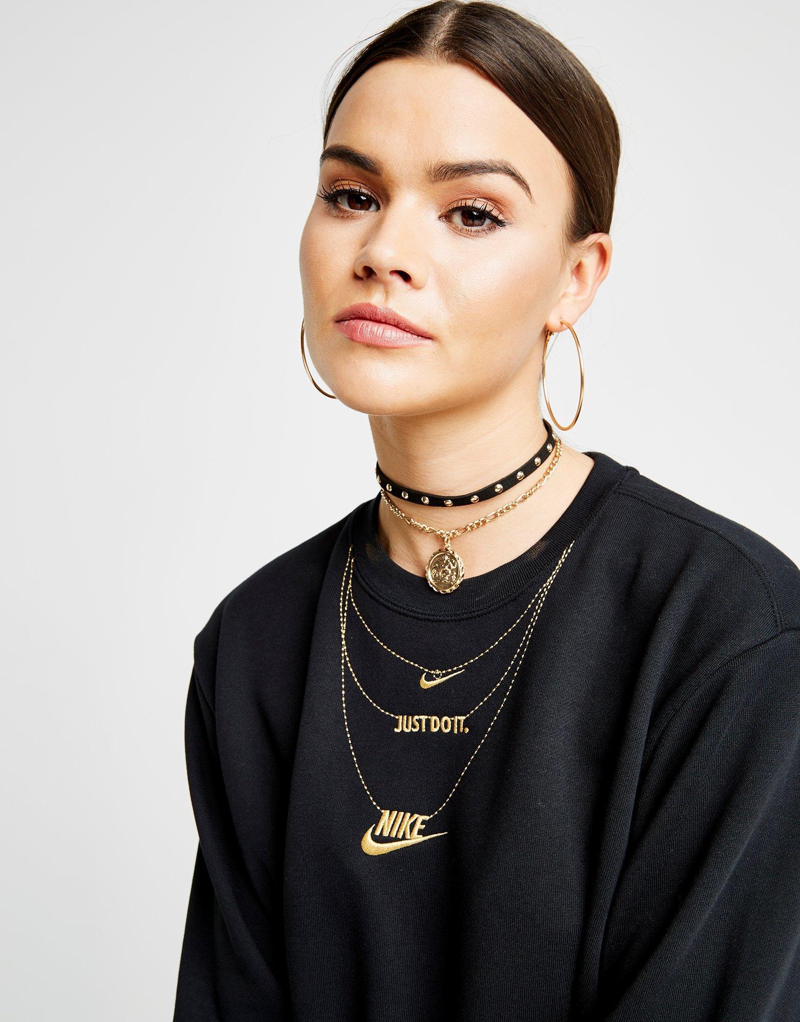 nike necklace t shirt