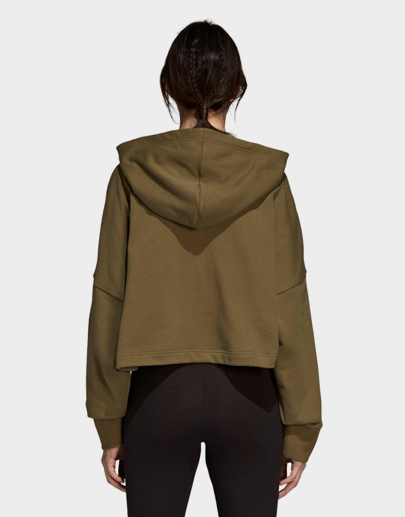 styling complements cropped hoodie