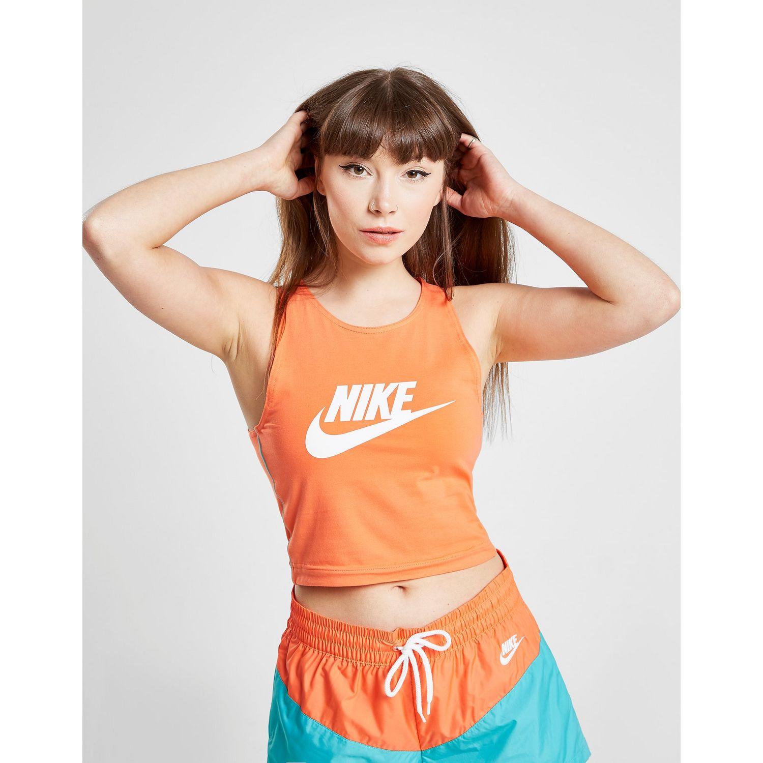nike heritage crop top