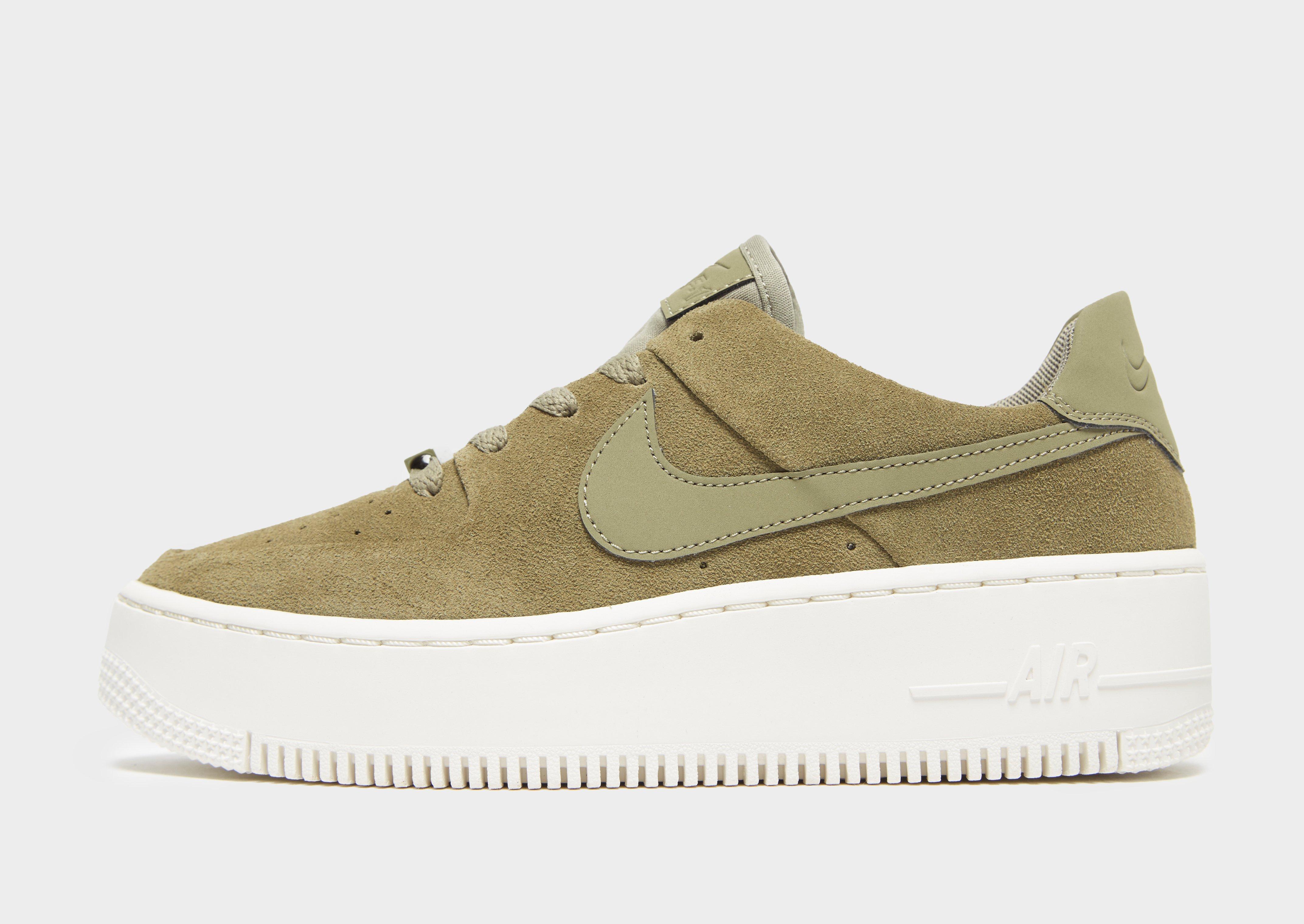 Air Force 1 Sage Low in Olive (Green 