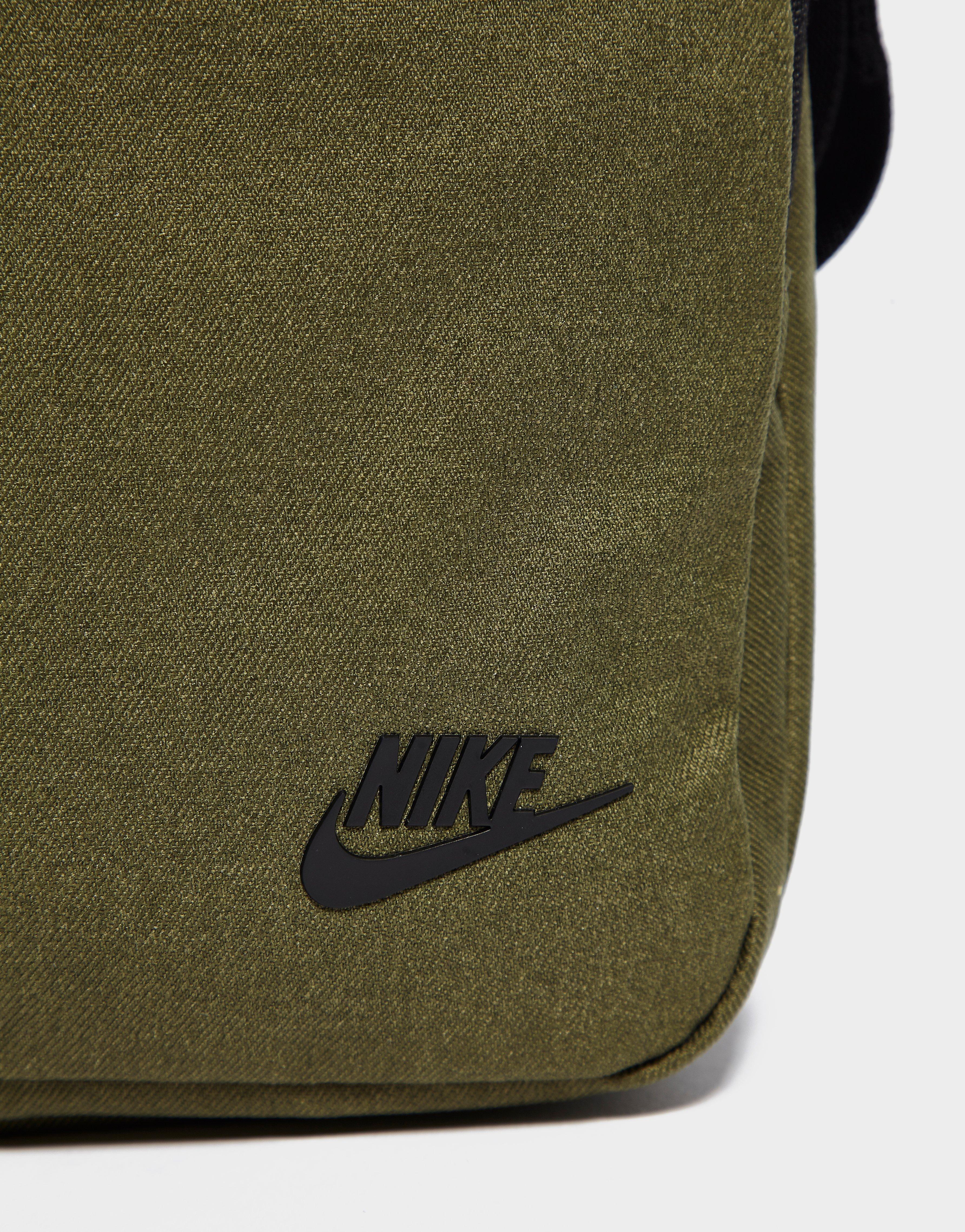 nike core small crossbody bag black