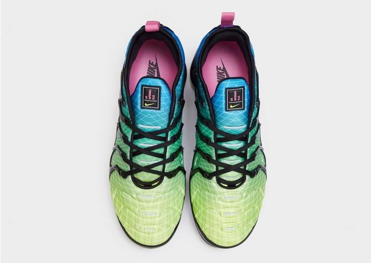 green and blue vapormax plus